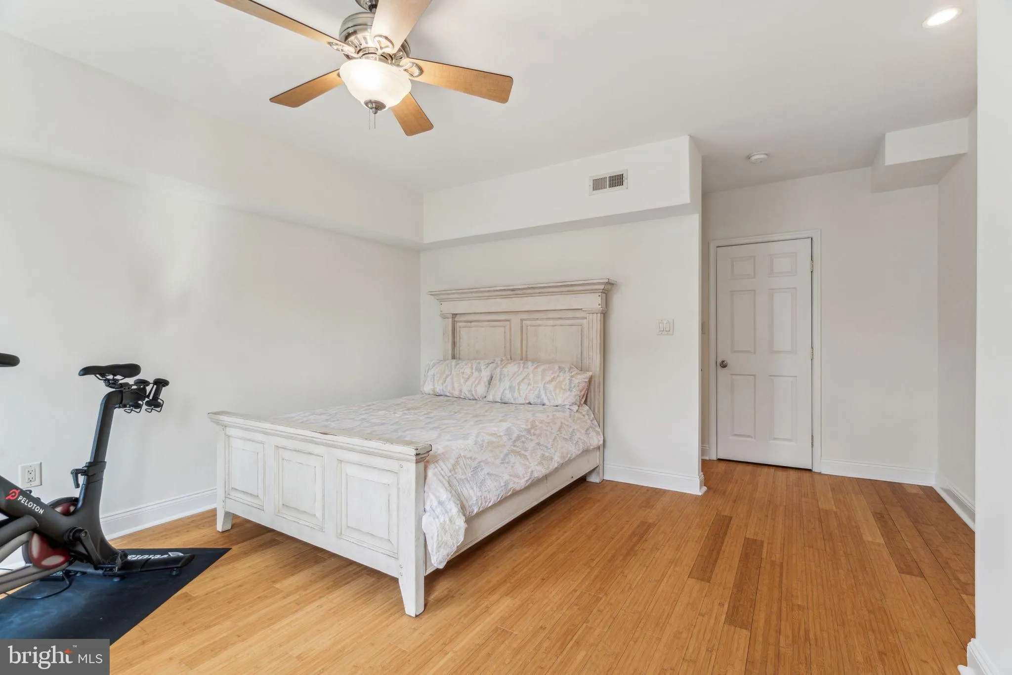 Philadelphia, Pennsylvania 19130, United States, 3 Bedrooms Bedrooms, ,3 BathroomsBathrooms,Residential,Active,93425