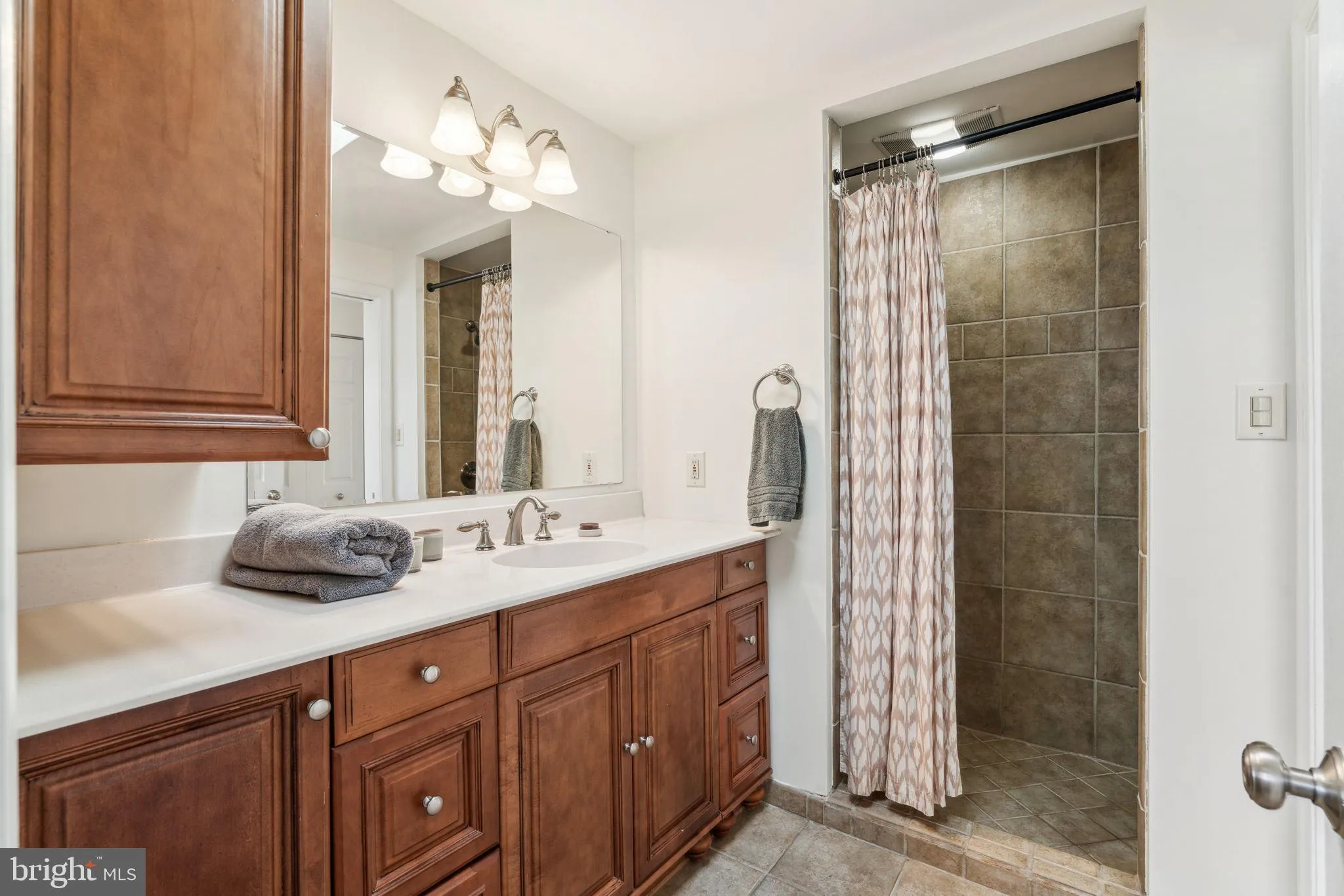 Philadelphia, Pennsylvania 19130, United States, 3 Bedrooms Bedrooms, ,3 BathroomsBathrooms,Residential,Active,93425