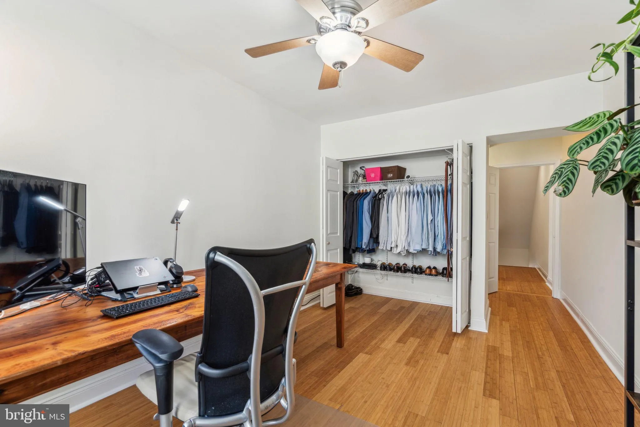 Philadelphia, Pennsylvania 19130, United States, 3 Bedrooms Bedrooms, ,3 BathroomsBathrooms,Residential,Active,93425