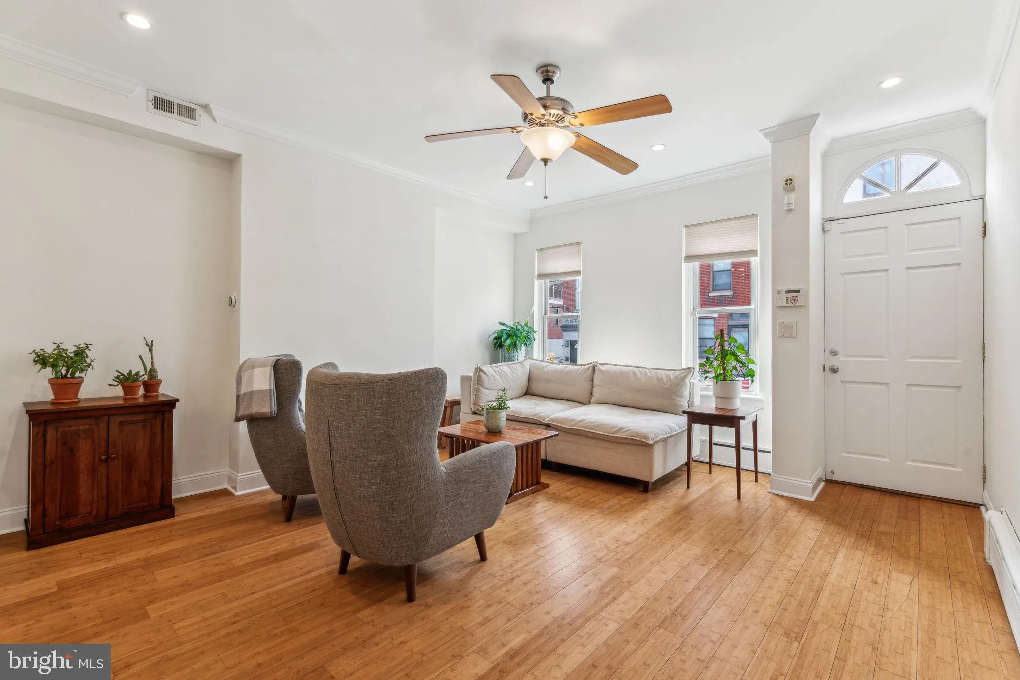 Philadelphia, Pennsylvania 19130, United States, 3 Bedrooms Bedrooms, ,3 BathroomsBathrooms,Residential,Active,93425