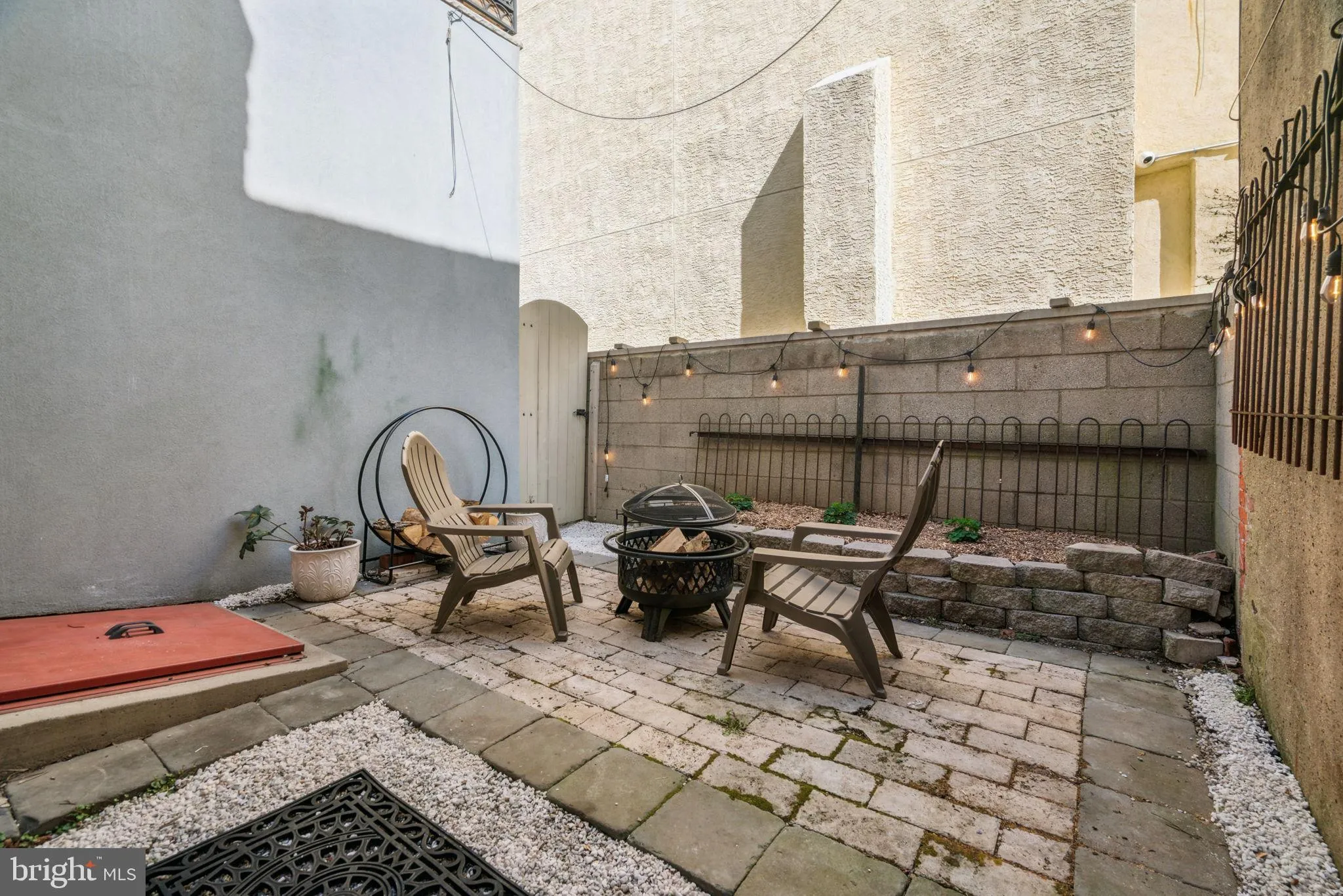 Philadelphia, Pennsylvania 19130, United States, 3 Bedrooms Bedrooms, ,3 BathroomsBathrooms,Residential,Active,93425