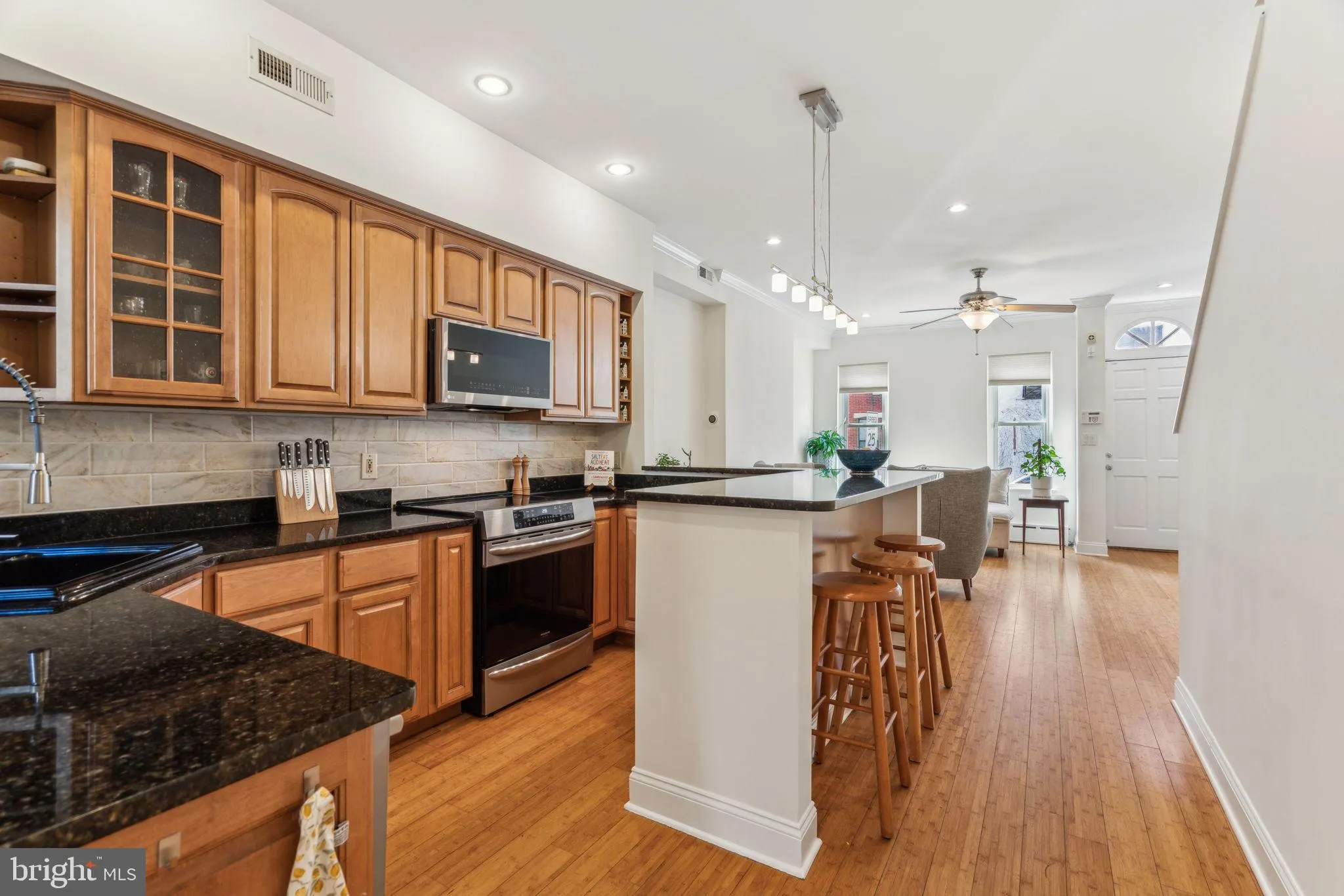 Philadelphia, Pennsylvania 19130, United States, 3 Bedrooms Bedrooms, ,3 BathroomsBathrooms,Residential,Active,93425