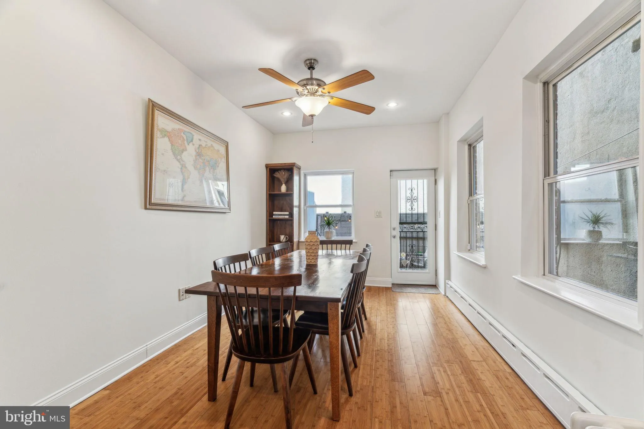 Philadelphia, Pennsylvania 19130, United States, 3 Bedrooms Bedrooms, ,3 BathroomsBathrooms,Residential,Active,93425