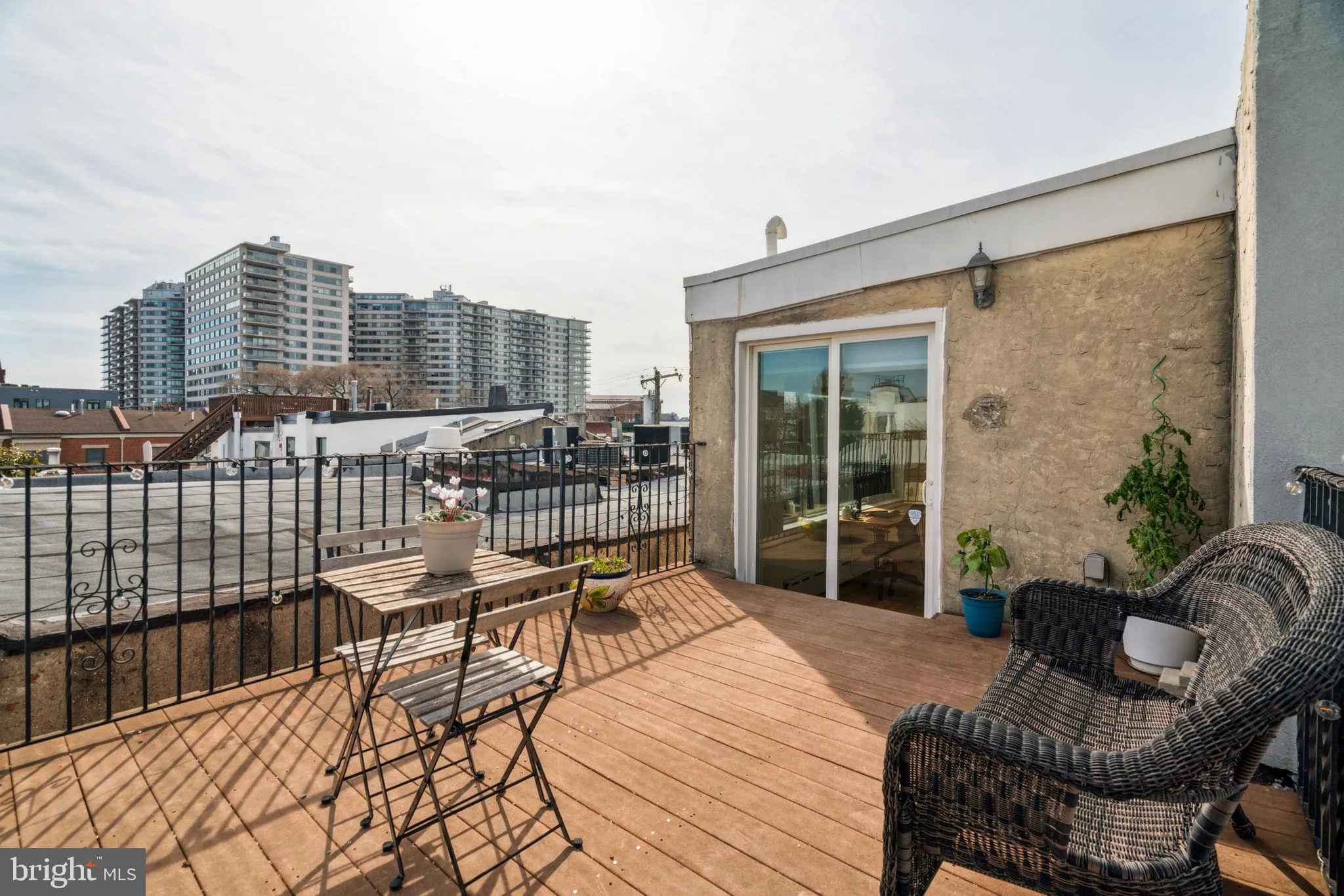 Philadelphia, Pennsylvania 19130, United States, 3 Bedrooms Bedrooms, ,3 BathroomsBathrooms,Residential,Active,93425