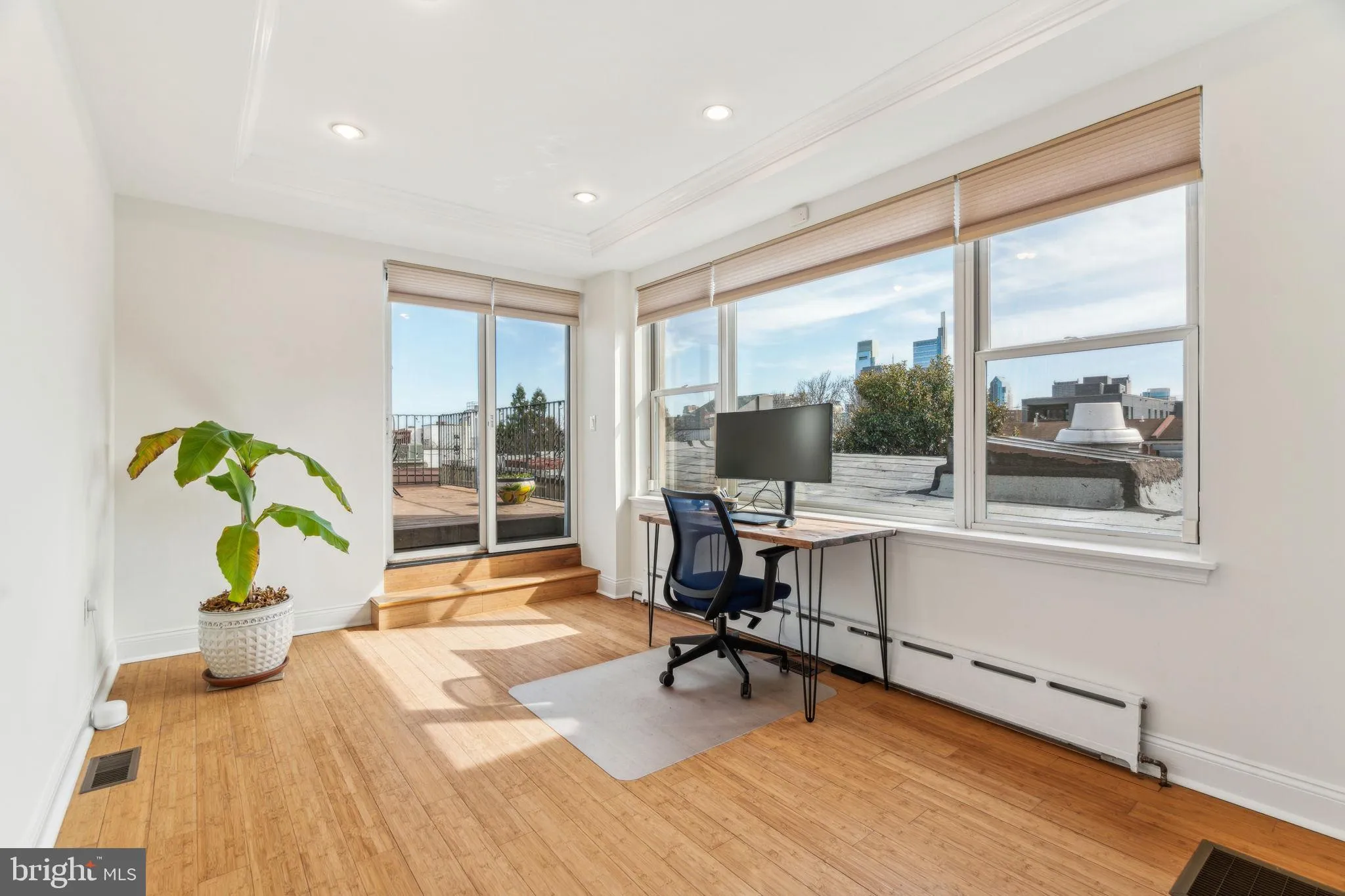 Philadelphia, Pennsylvania 19130, United States, 3 Bedrooms Bedrooms, ,3 BathroomsBathrooms,Residential,Active,93425