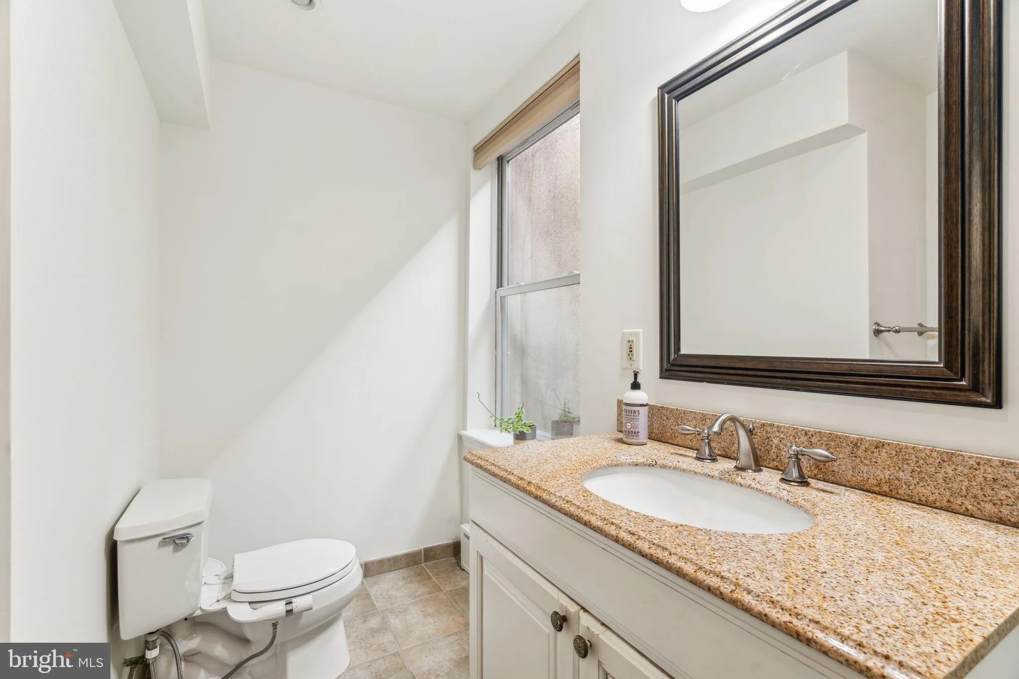 Philadelphia, Pennsylvania 19130, United States, 3 Bedrooms Bedrooms, ,3 BathroomsBathrooms,Residential,Active,93425