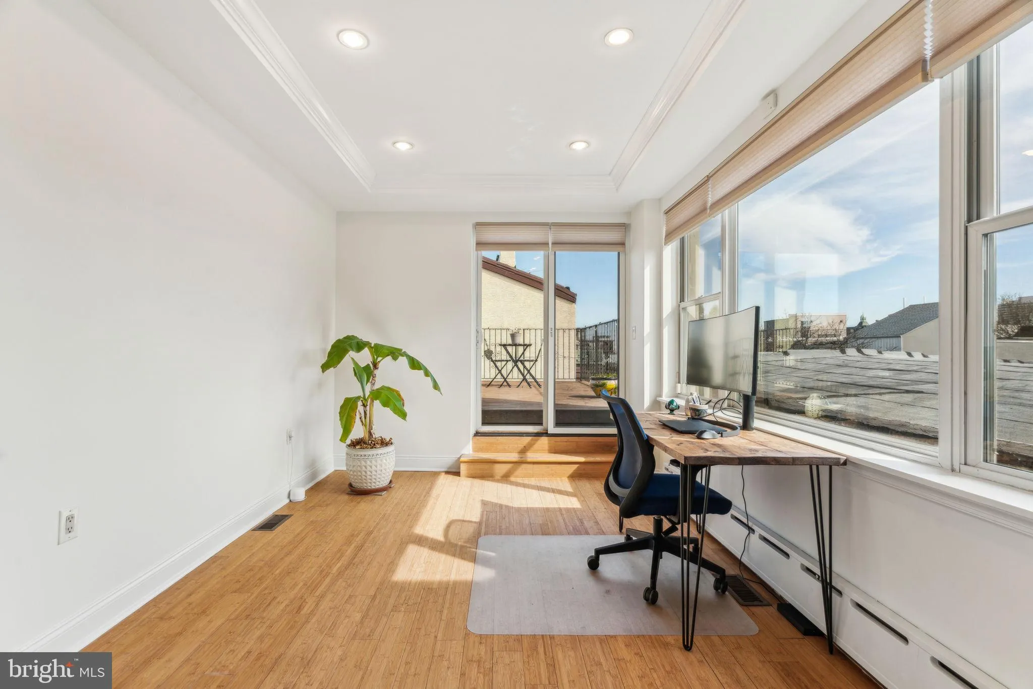 Philadelphia, Pennsylvania 19130, United States, 3 Bedrooms Bedrooms, ,3 BathroomsBathrooms,Residential,Active,93425