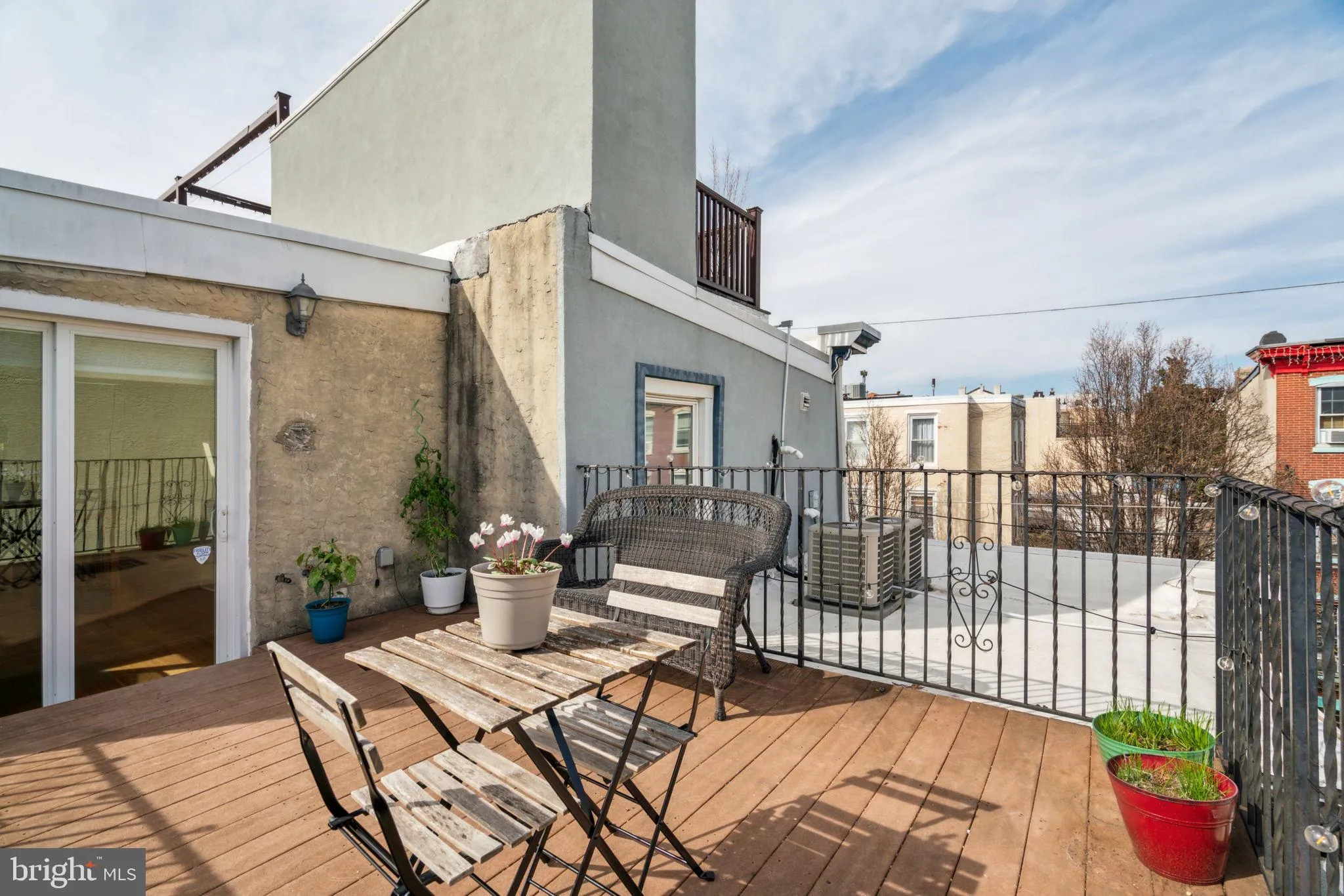 Philadelphia, Pennsylvania 19130, United States, 3 Bedrooms Bedrooms, ,3 BathroomsBathrooms,Residential,Active,93425