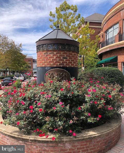 LORTON TOWN CENTER - Residential