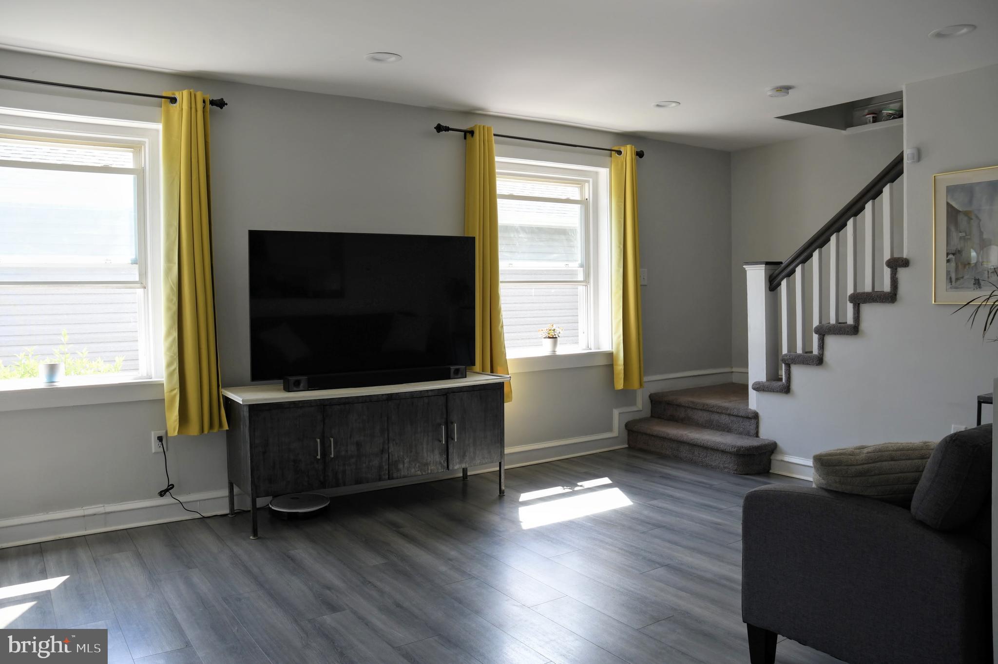 CRESTMONT - Residential