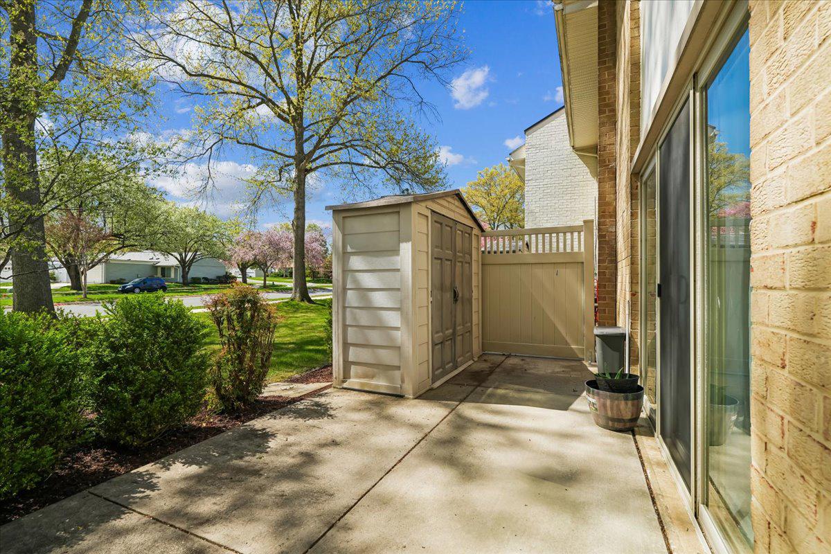 LEISURE WORLD - Residential