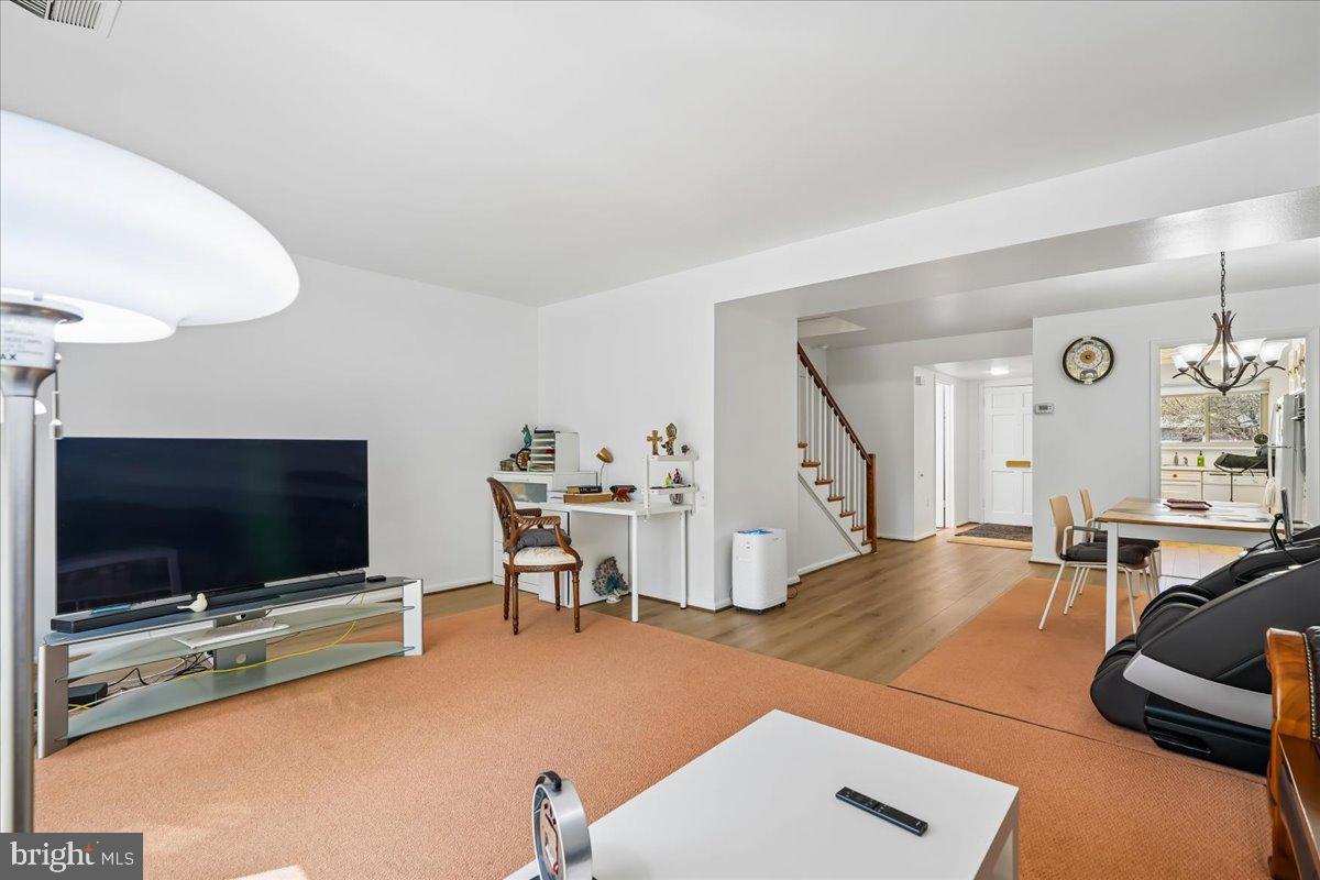 LEISURE WORLD - Residential