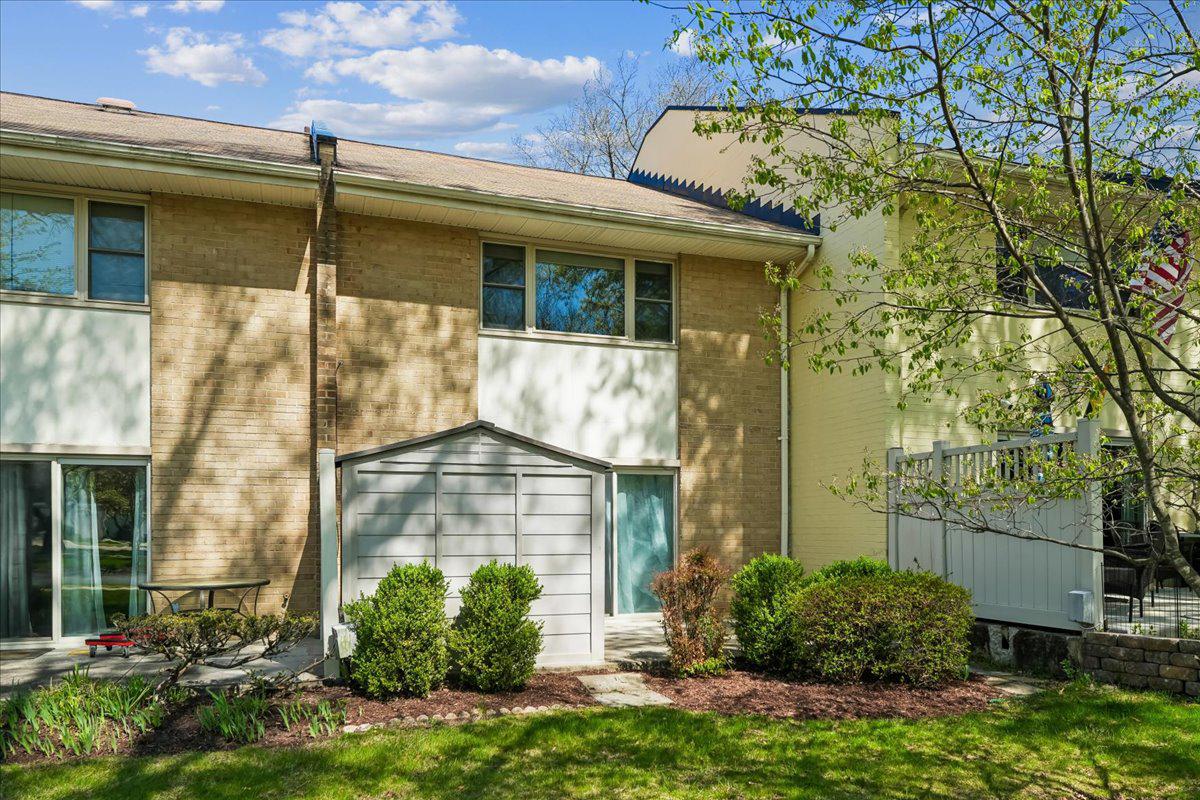 LEISURE WORLD - Residential