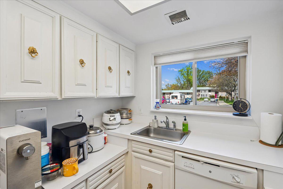 LEISURE WORLD - Residential
