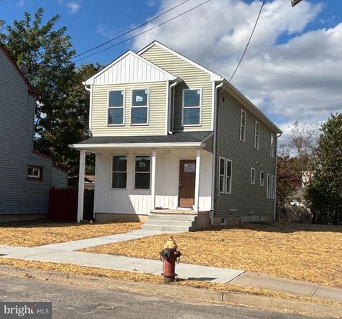 Homes For Sale - 364 E Franklin Street<br/> HAMILTON, NJ 08610