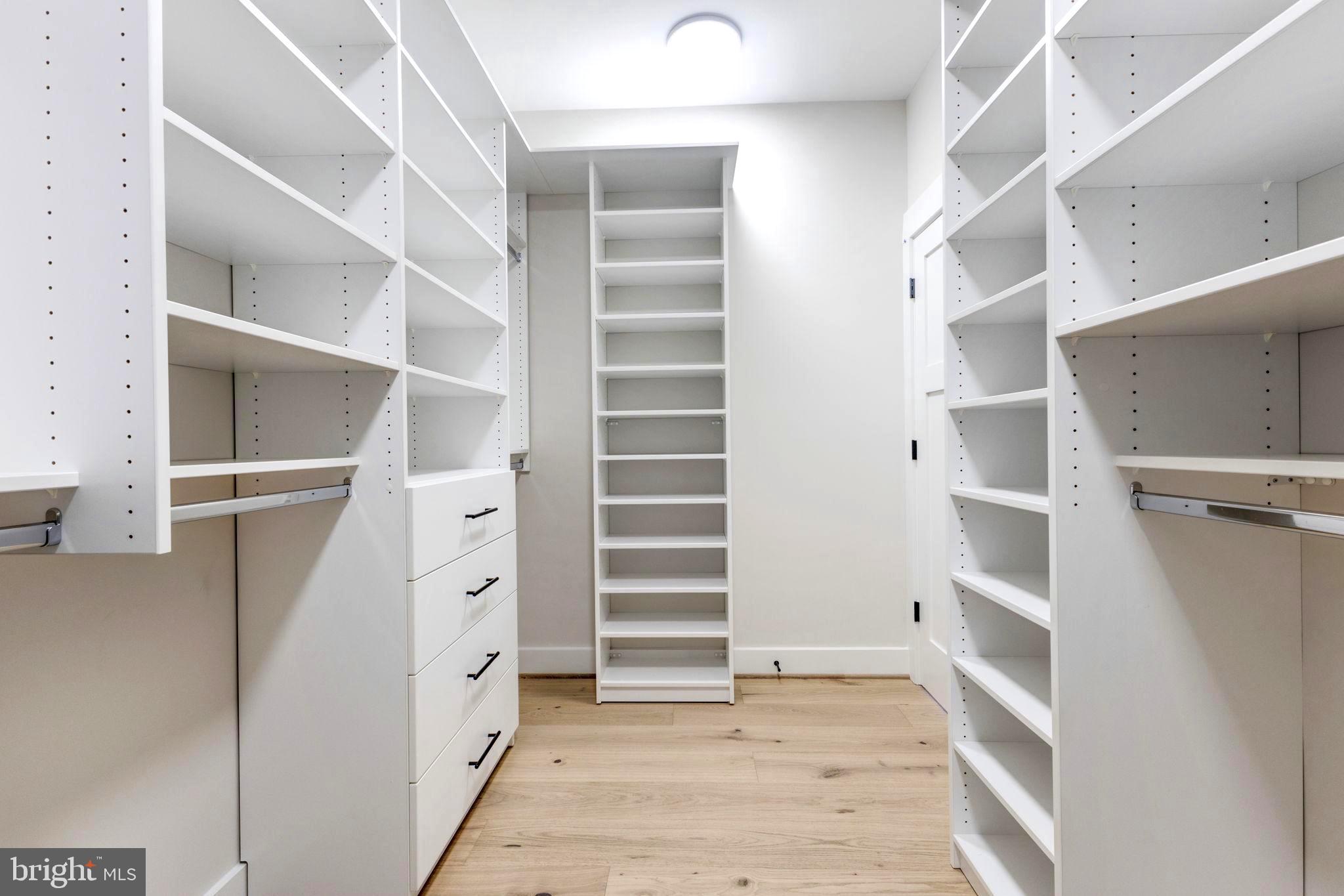 DEL RAY - Residential