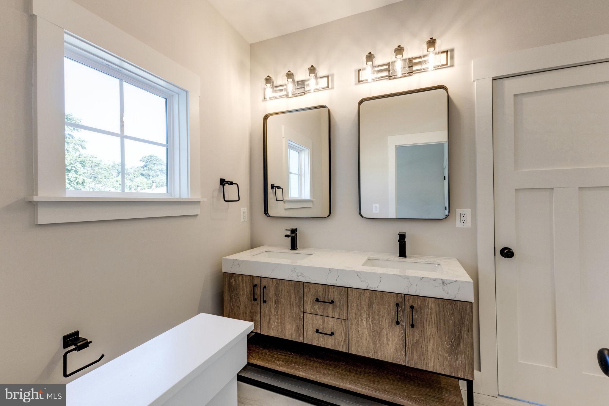 DEL RAY - Residential