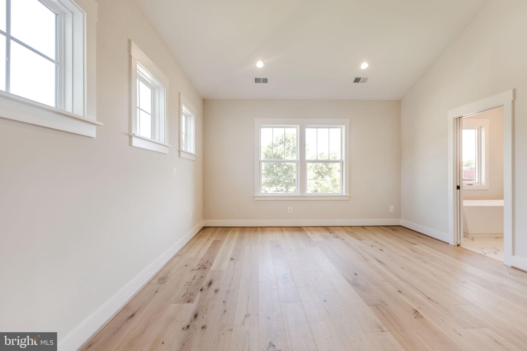 DEL RAY - Residential