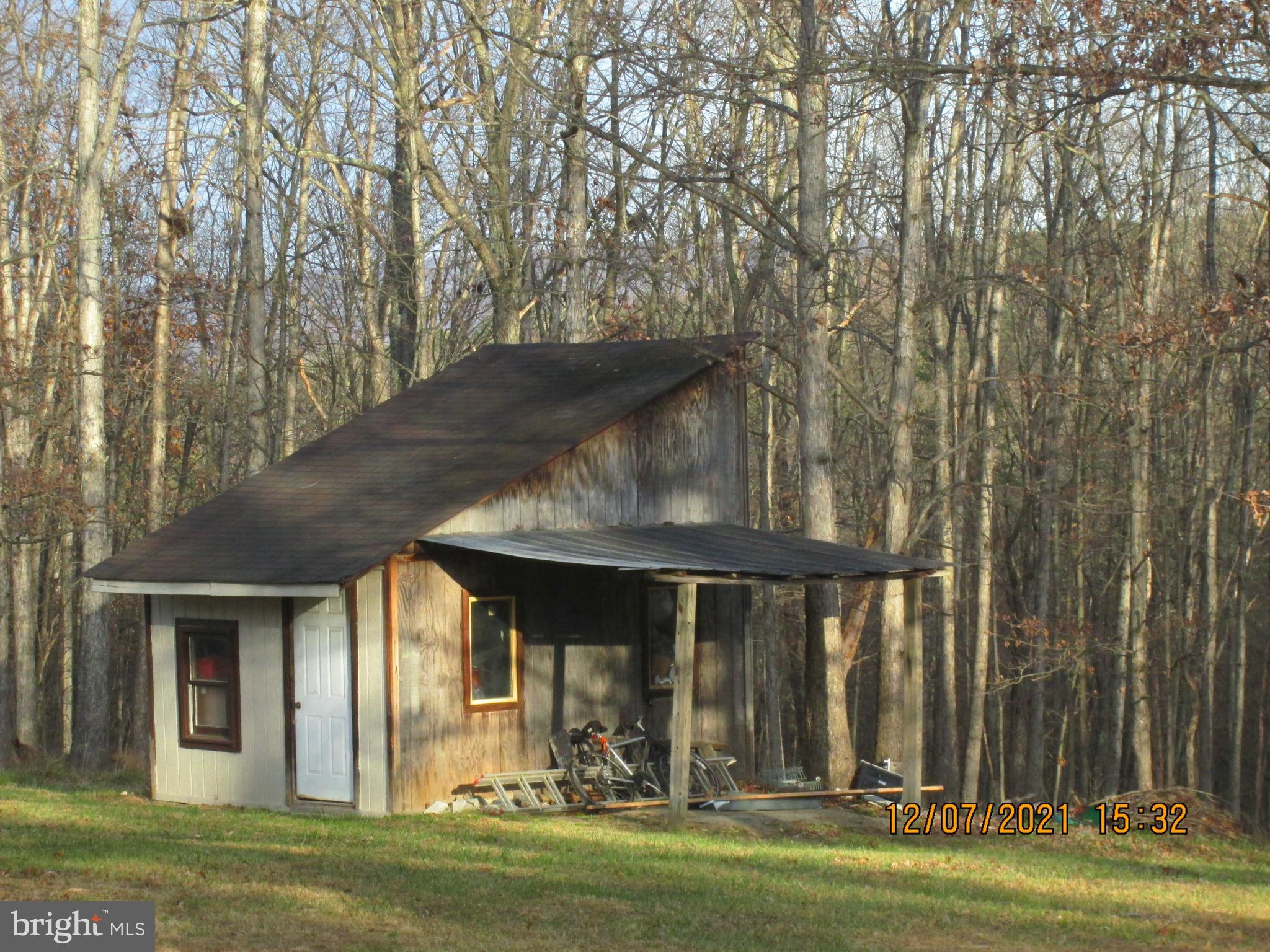 TWIN LAKES EAST - Residential