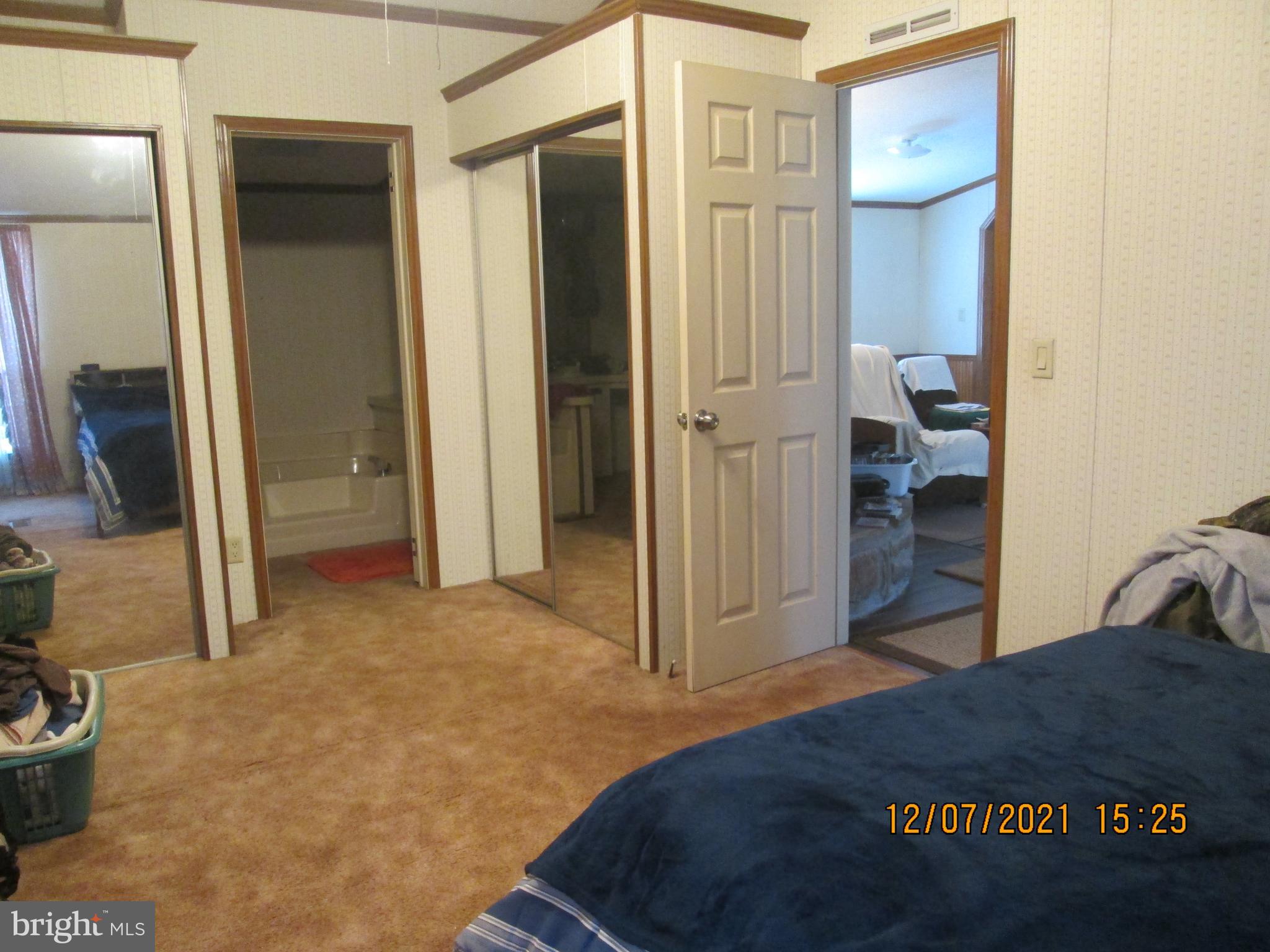 TWIN LAKES EAST - Residential