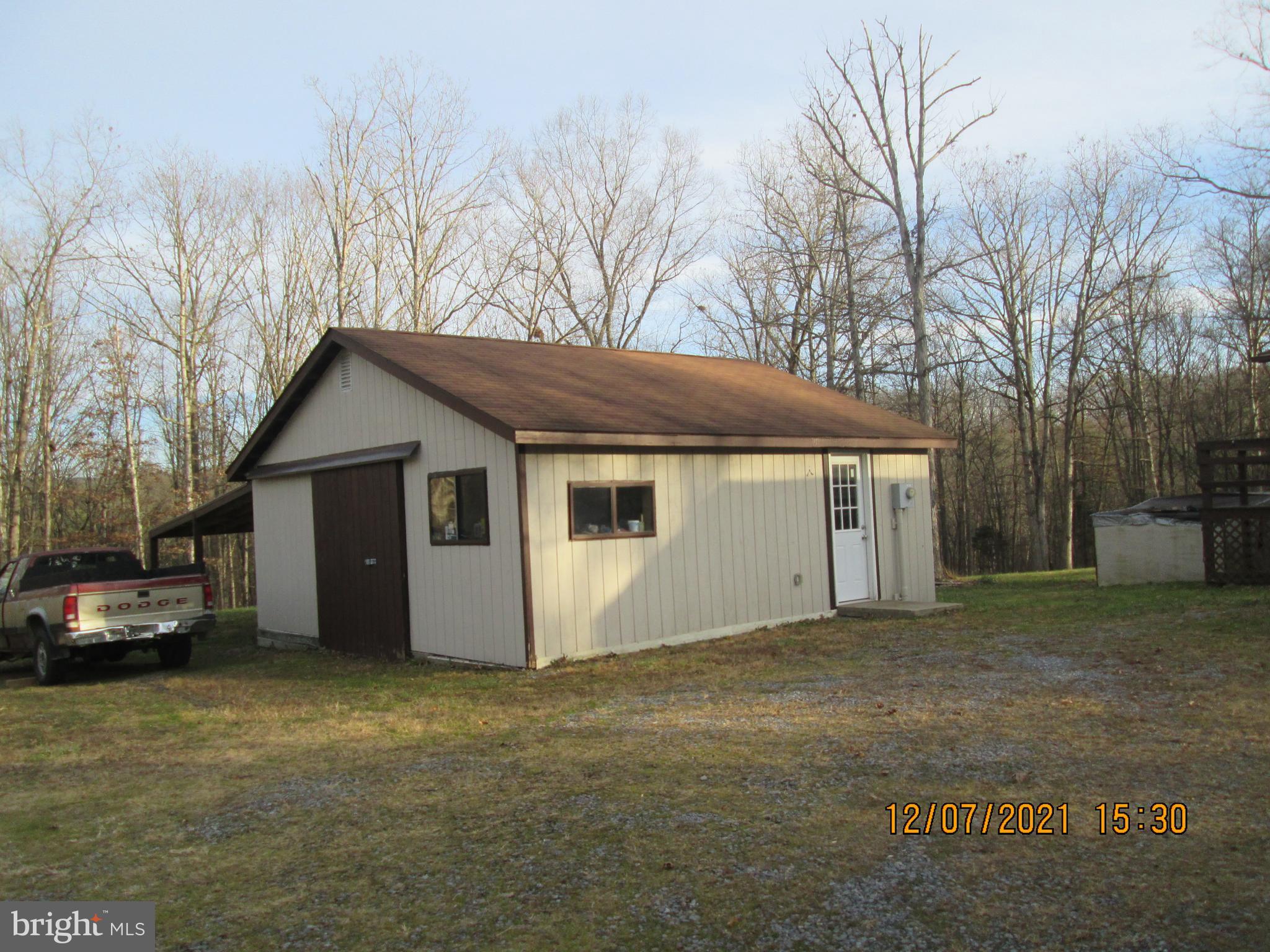 TWIN LAKES EAST - Residential