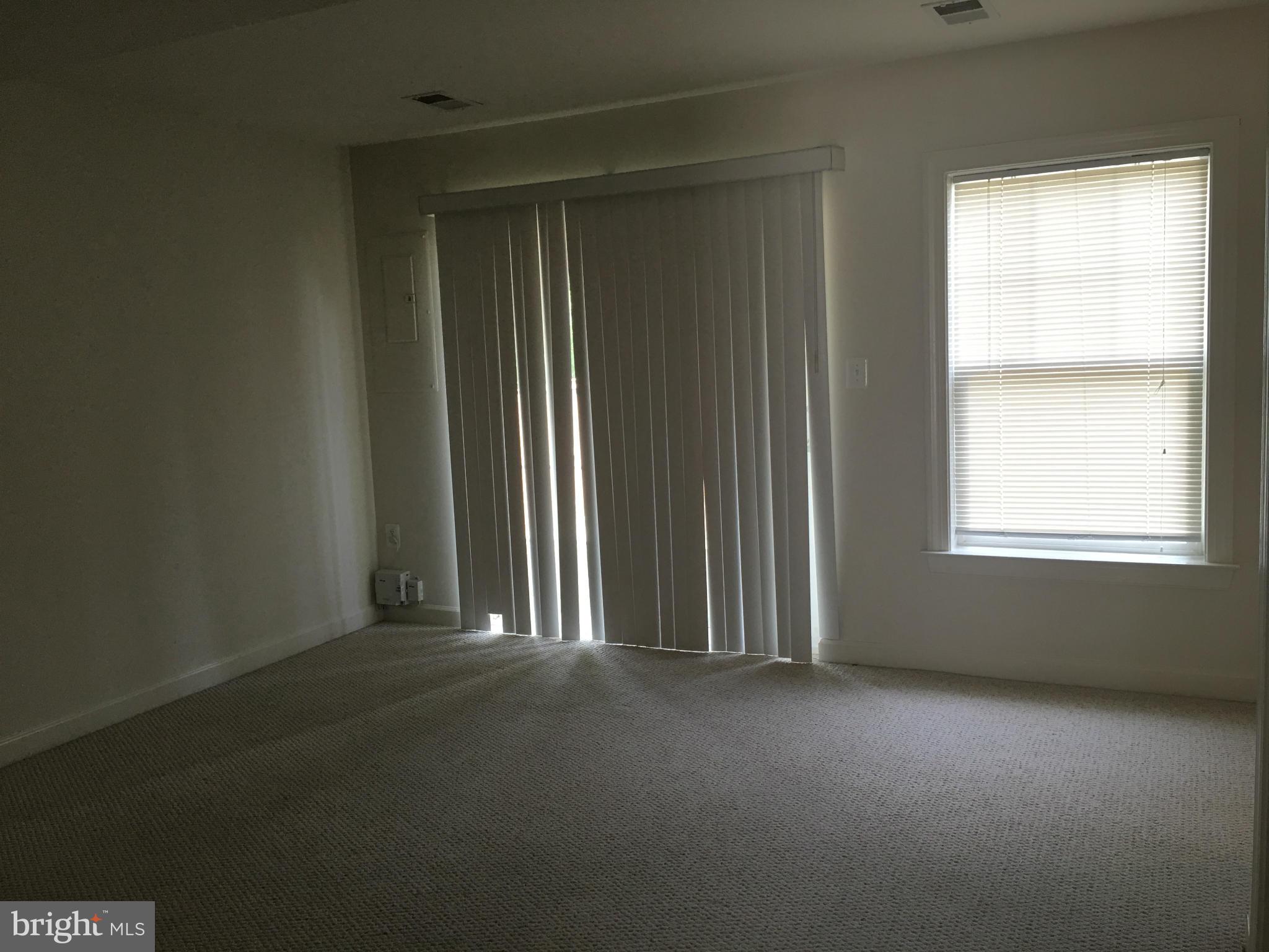 BLOOMS MILL - Residential Lease