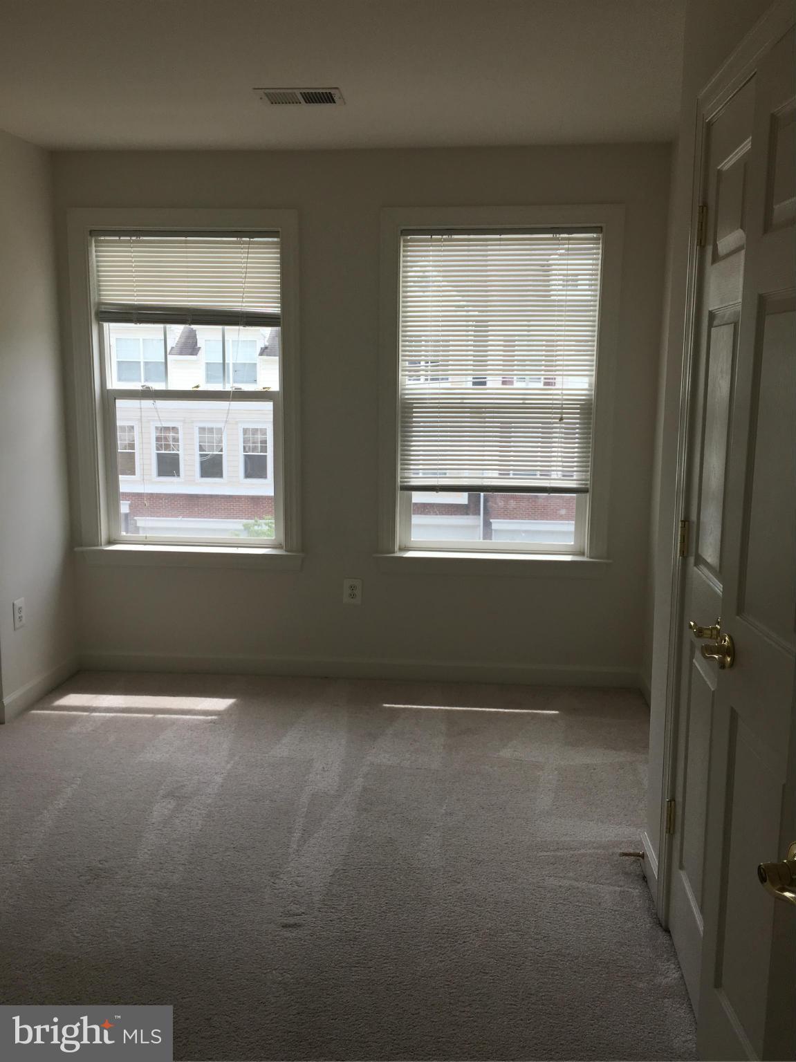 BLOOMS MILL - Residential Lease