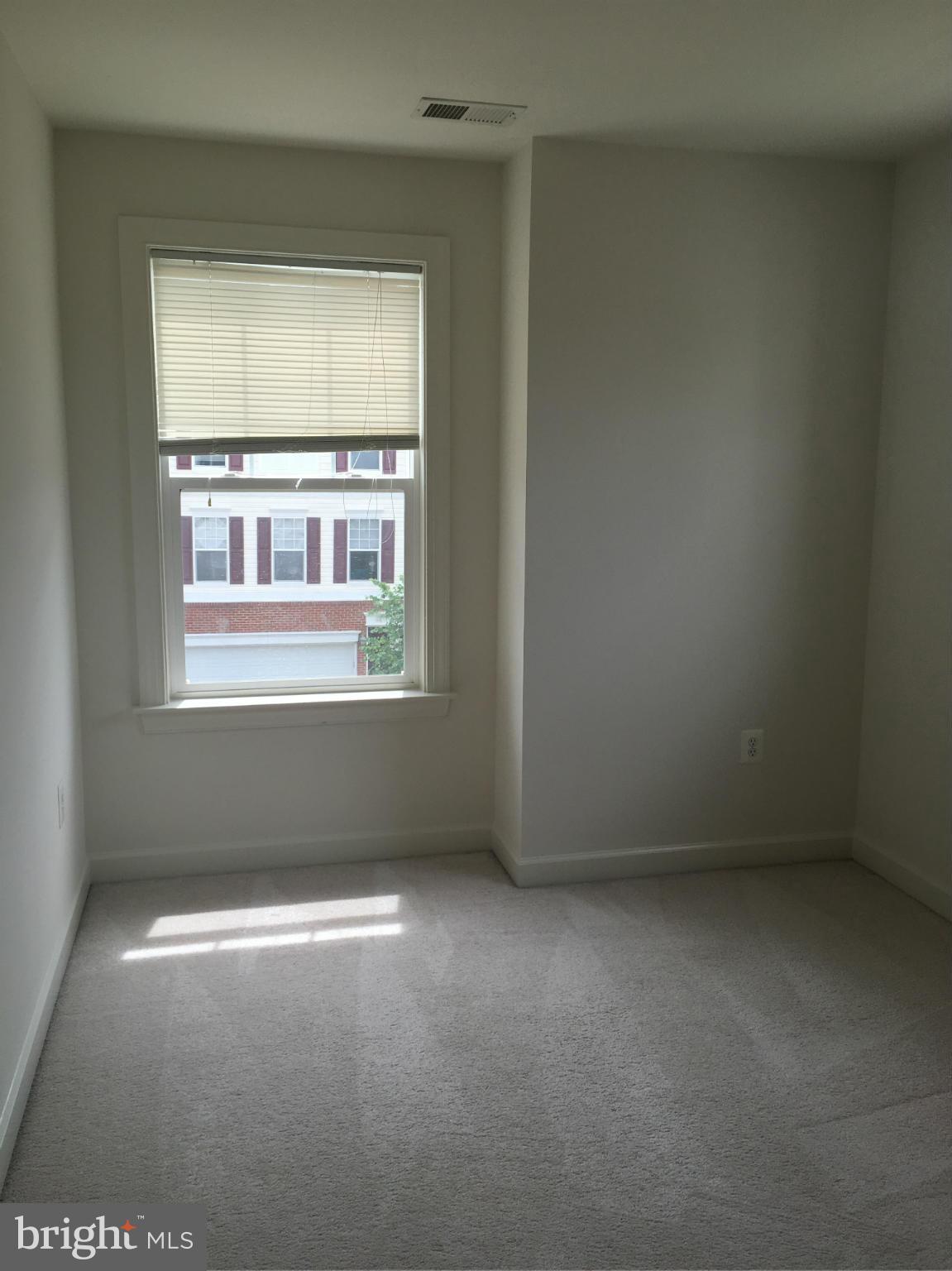 BLOOMS MILL - Residential Lease