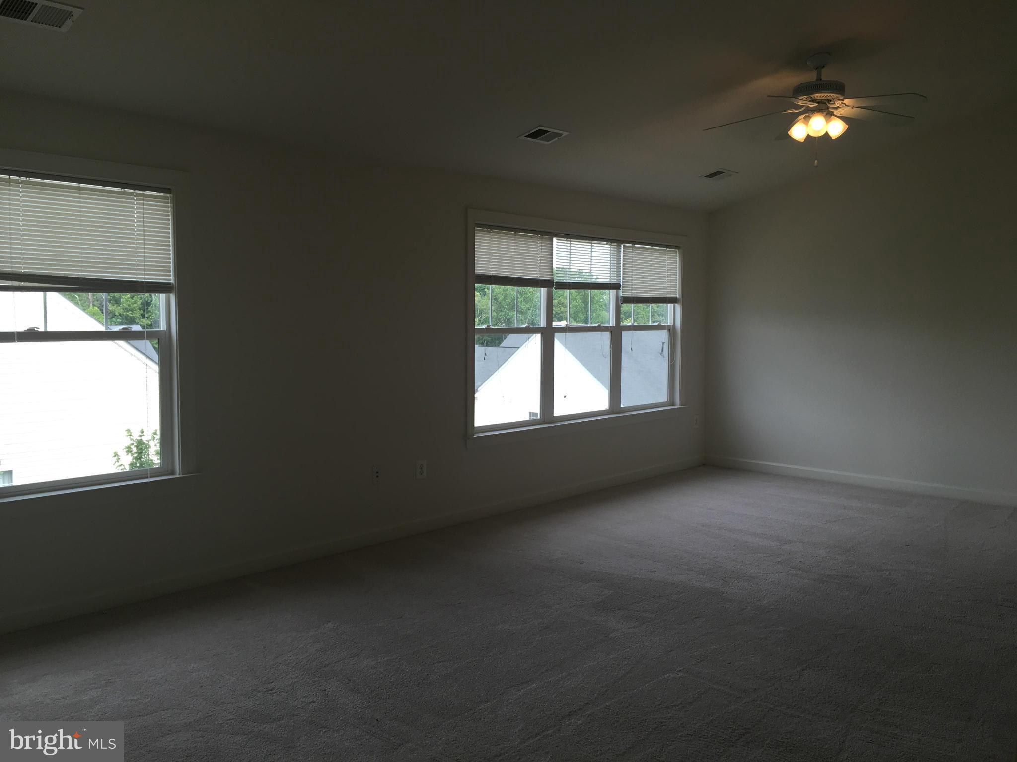 BLOOMS MILL - Residential Lease