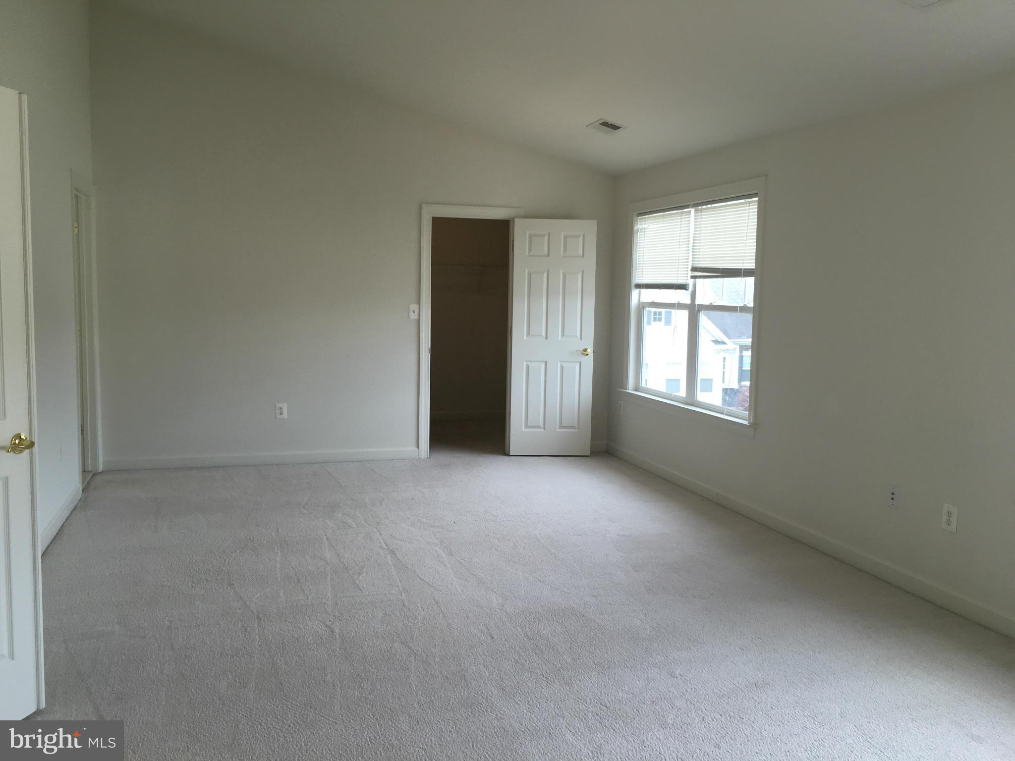 BLOOMS MILL - Residential Lease