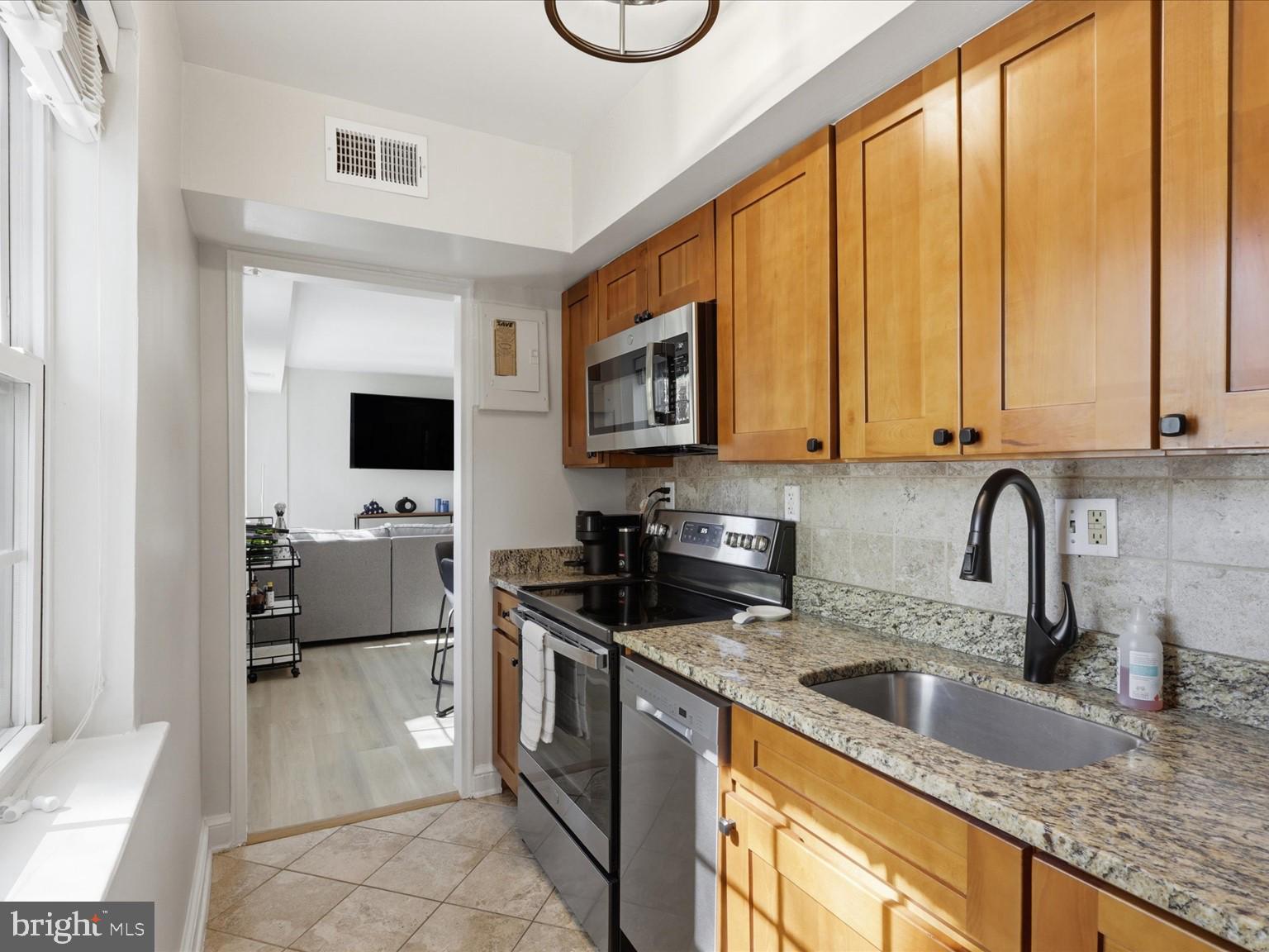 WESTMORELAND TERRACE - Residential