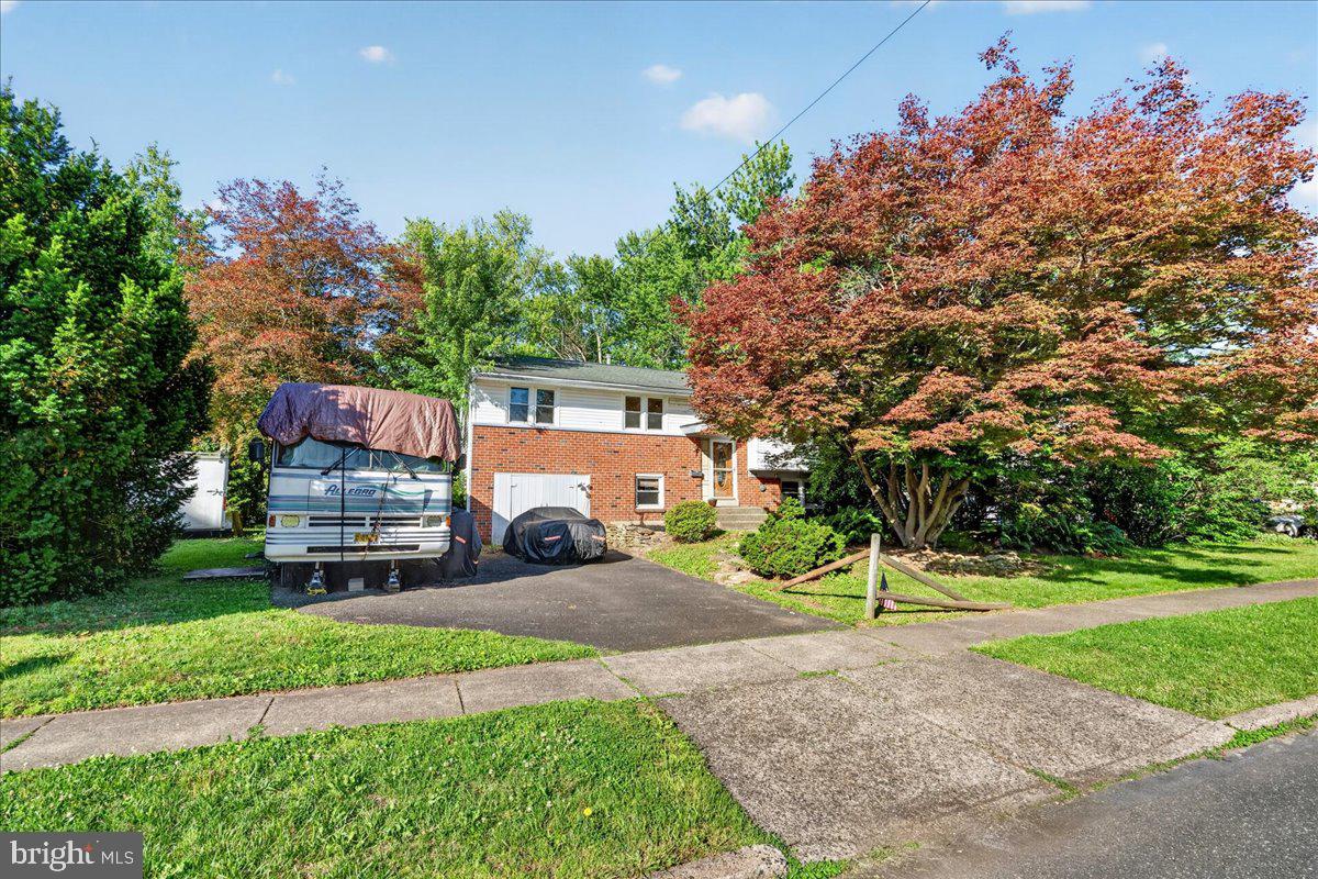 1404 HAMPTON LANE