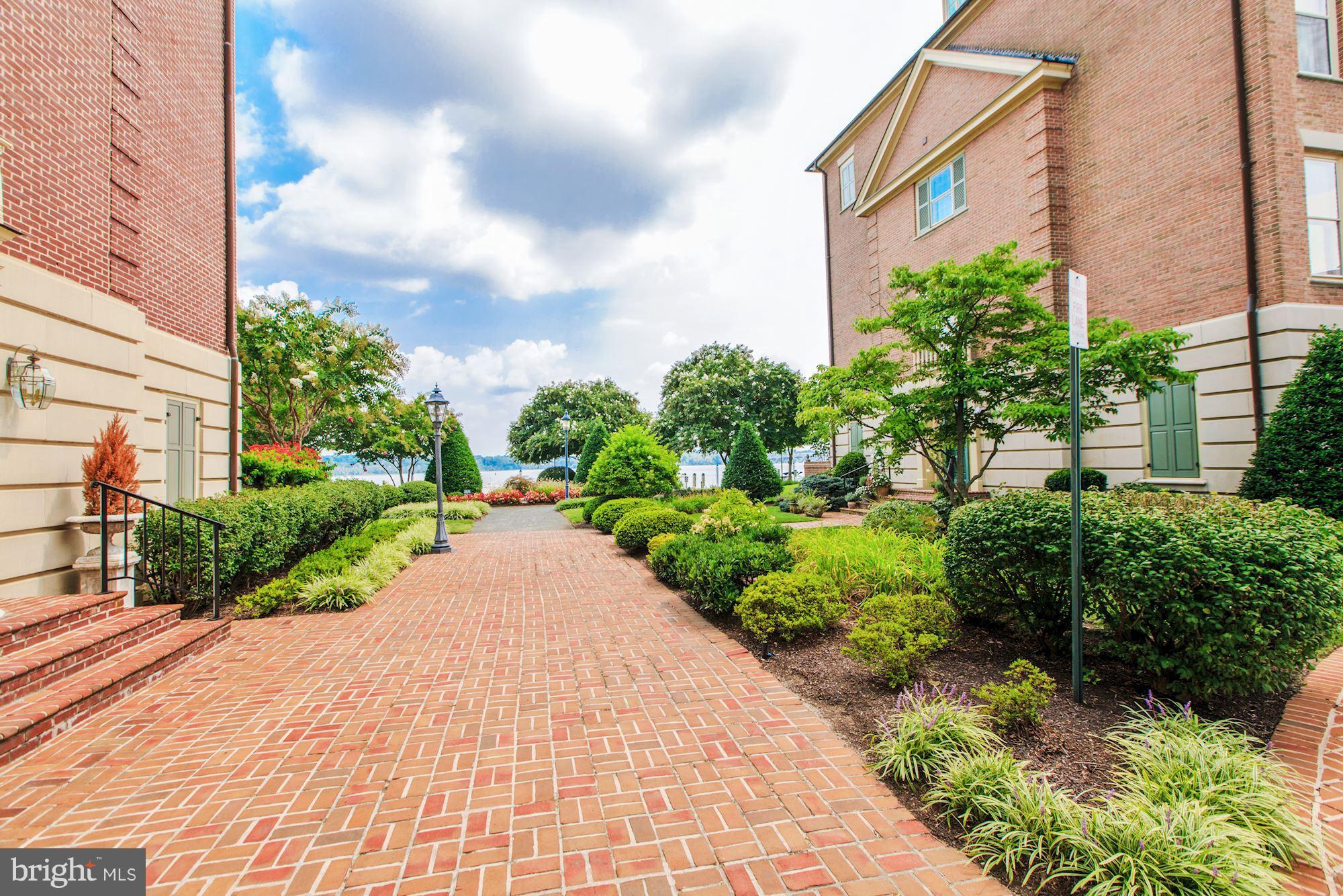 HARBORSIDE - Residential Lease