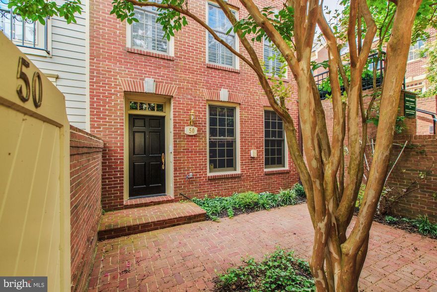 Fabulous Old Town end unit in sought after waterfront community!  Minutes to everything!  Nicely appointed row home features updated, eat-in kitchen, spacious family room with fireplace and built-ins, master suite with spa-like bath and walk-in closet, and separate dining room with fireplace. Hardwood floors. W/D on br lvl.  Scenic, landscaped community. Gated outdoor patio. 2-car garage parking. ONLINE APPLICATION with $30 processing fee paid online by applicant.  DEPOSIT & DOCUMENTATION:  Listing agent must receive applicant's first month's rent via certified funds made out to KW Metro Center and full documentation (see info sheet provided on request) via email.  NOTE:  Applicants income must be 40 x's monthly rent to qualify.