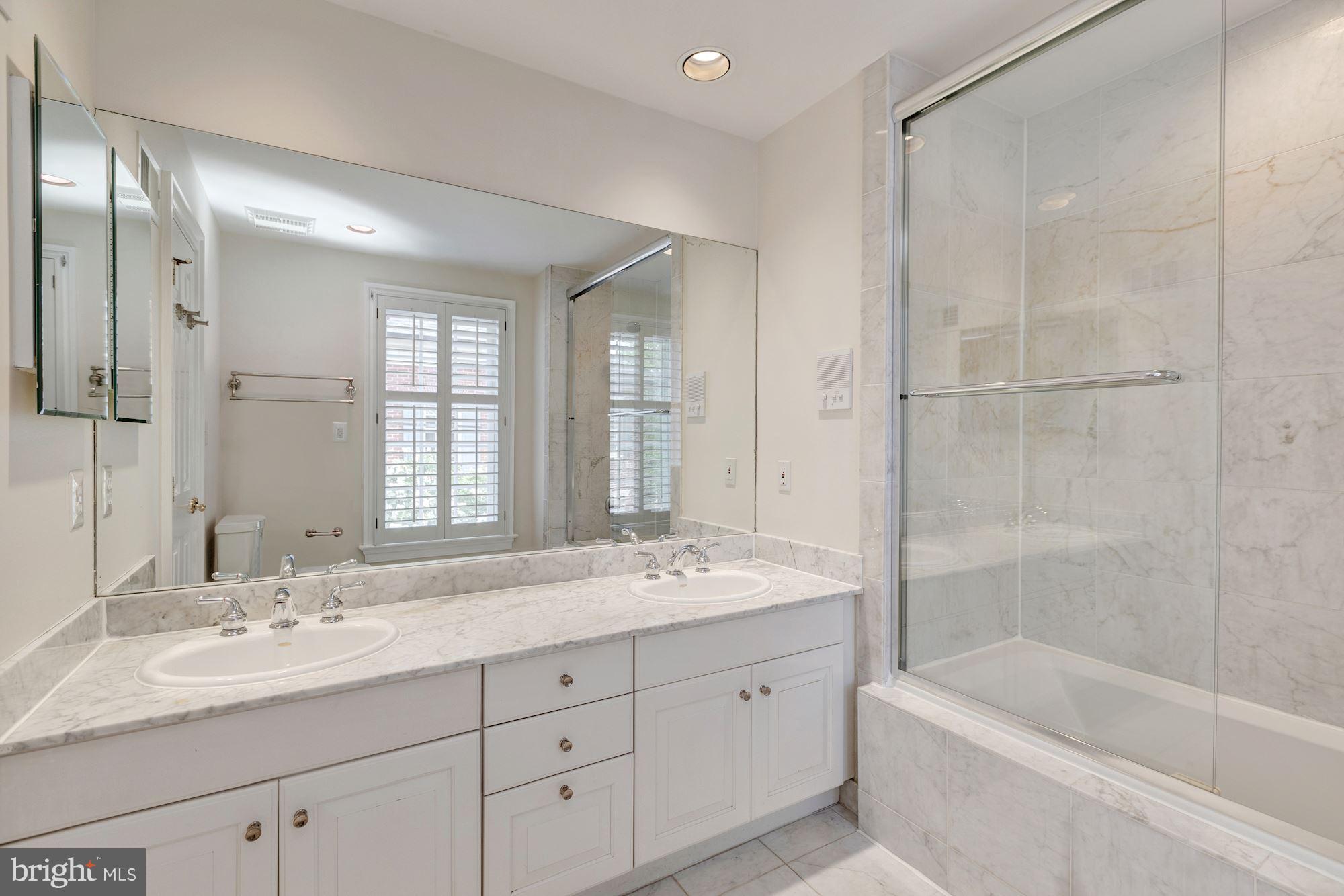 HARBORSIDE - Residential Lease