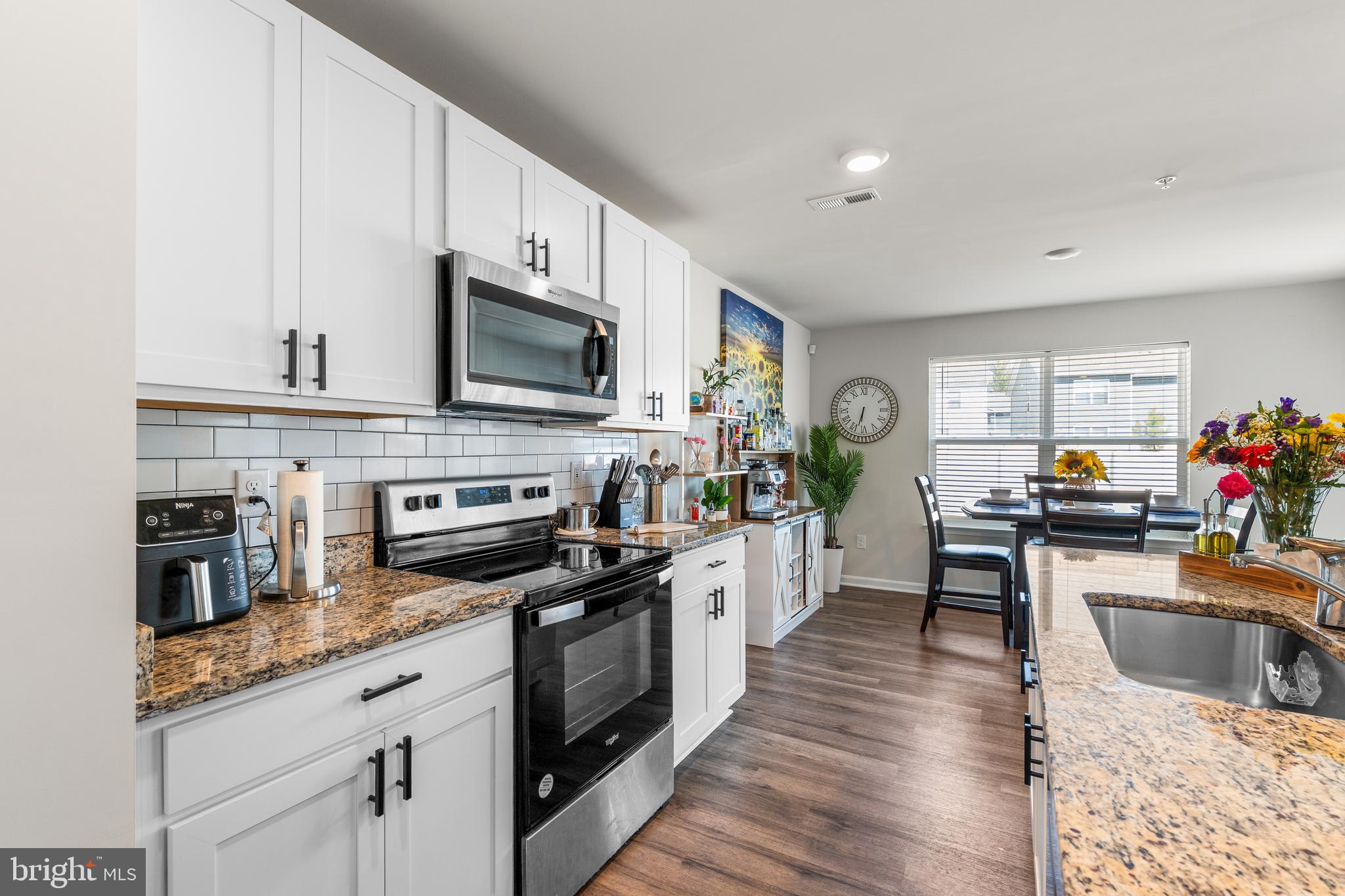 PINEGROVE - Residential