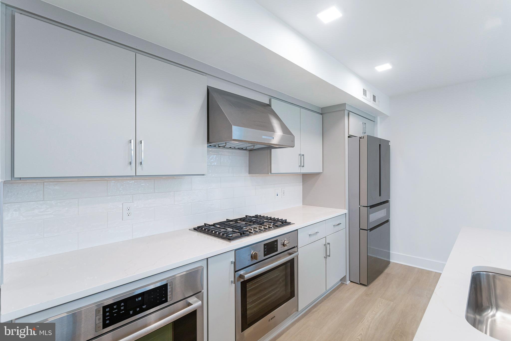 701 N HENRY STREET 319