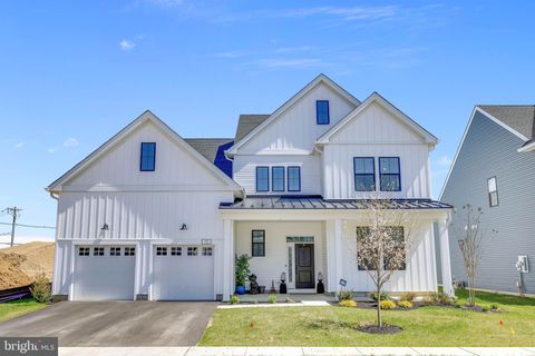 Photo of 72 Ross Lane, CRANBURY, NJ 08512 (MLS # NJMX2011758)