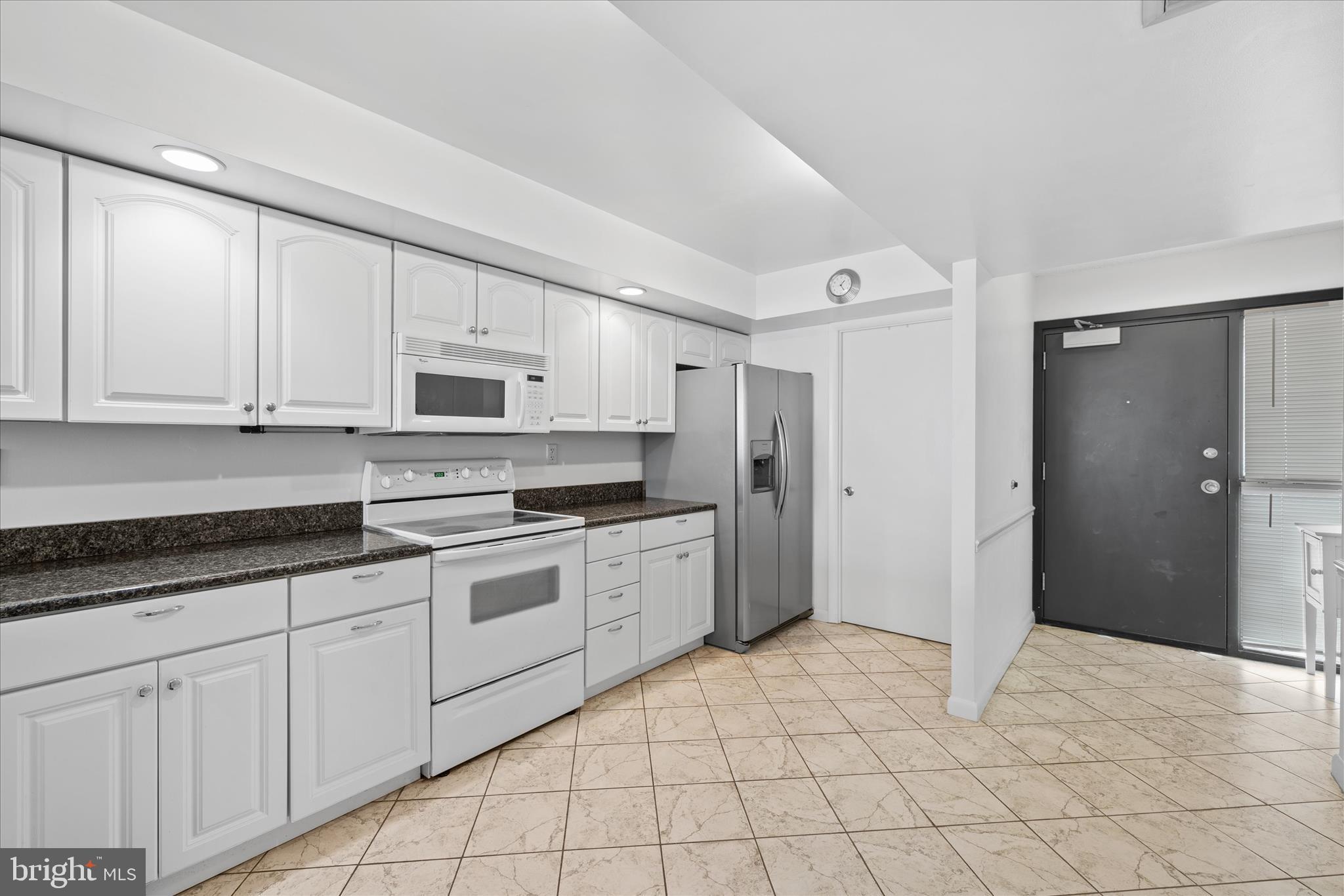 SEA COLONY EAST - Residential