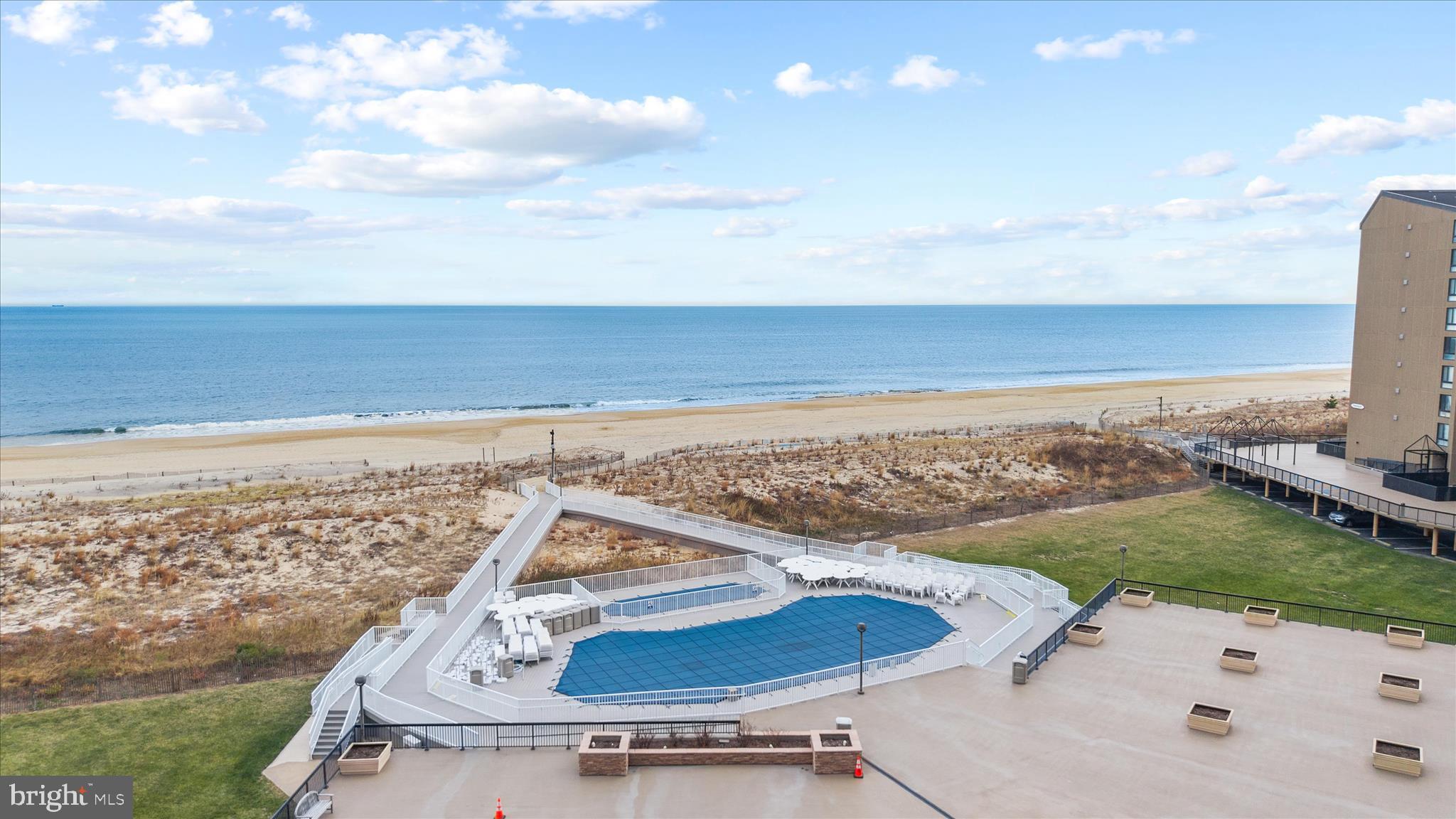 SEA COLONY EAST - Residential