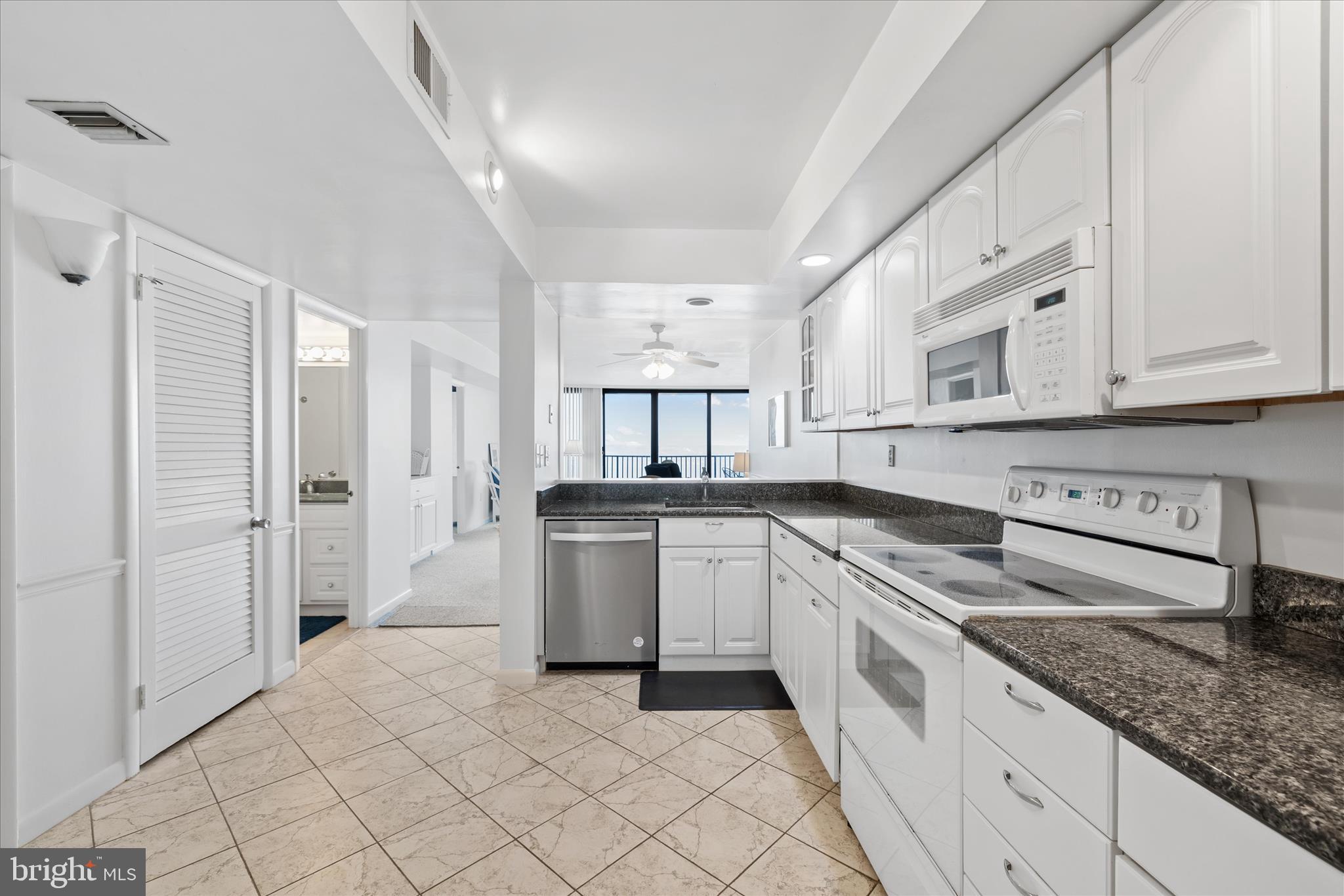 SEA COLONY EAST - Residential