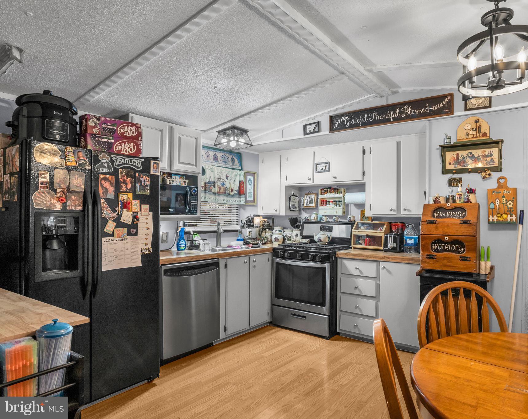 MEADOWVIEW ESTATES - Residential