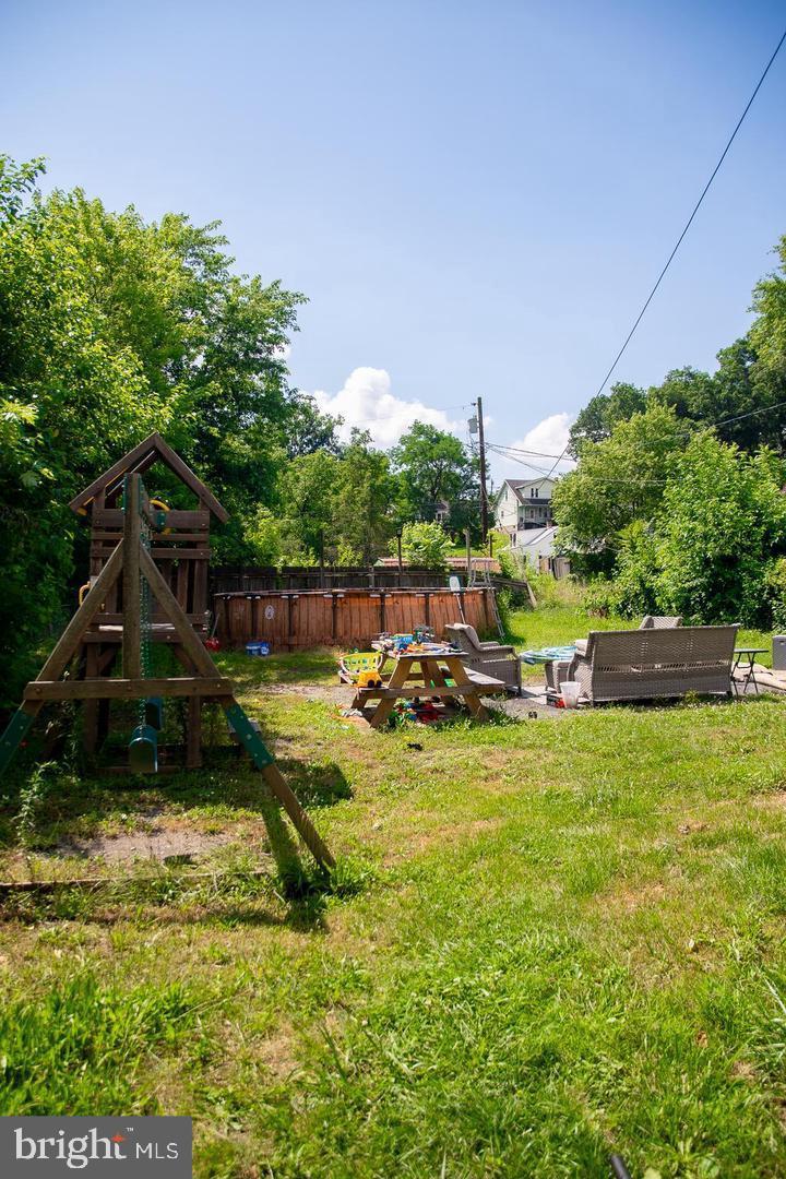 CRESAPTOWN - Commercial Sale