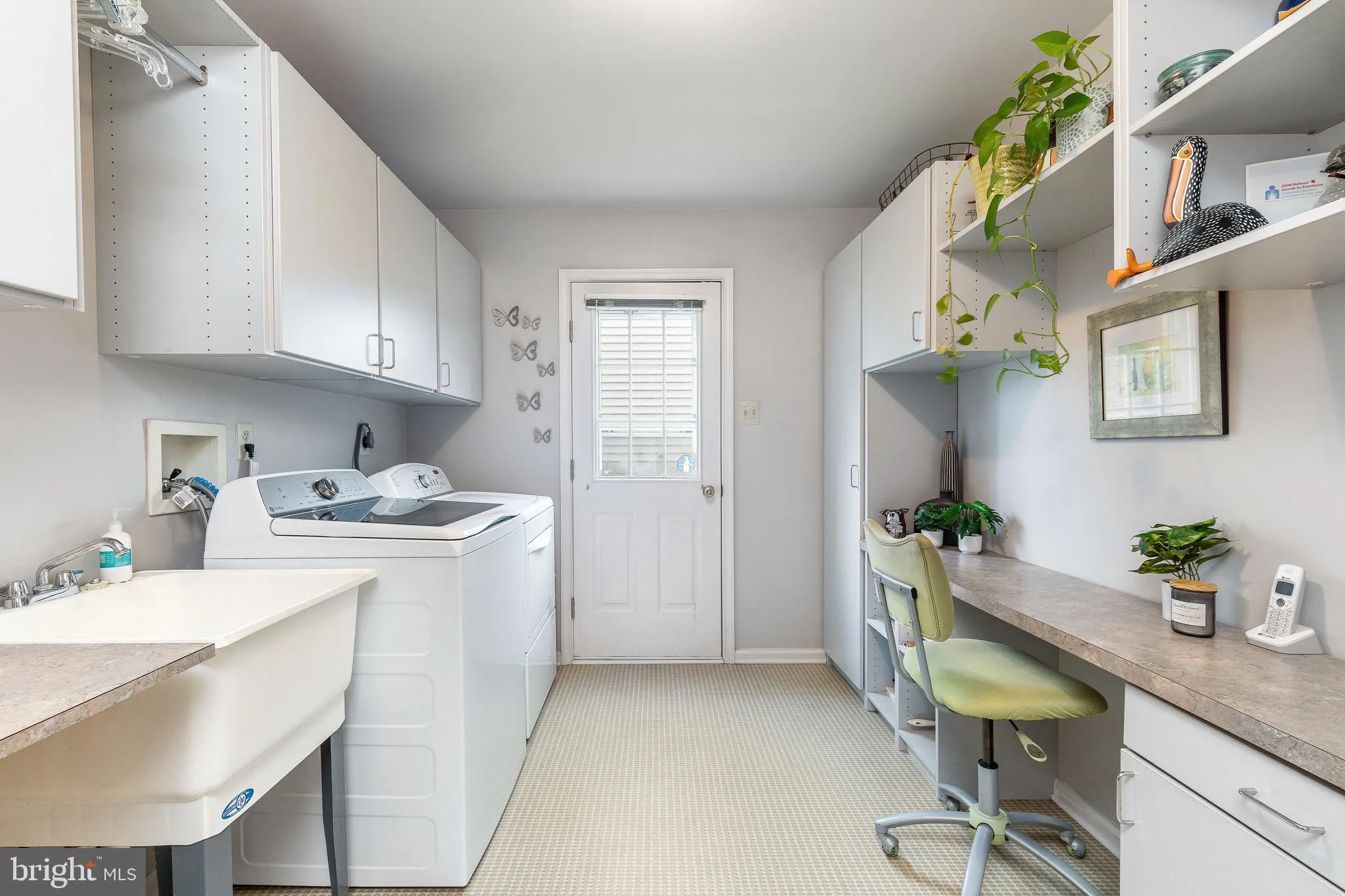 Lafayette Hill, Pennsylvania 19444, United States, 4 Bedrooms Bedrooms, ,3 BathroomsBathrooms,Residential,Pending,136437