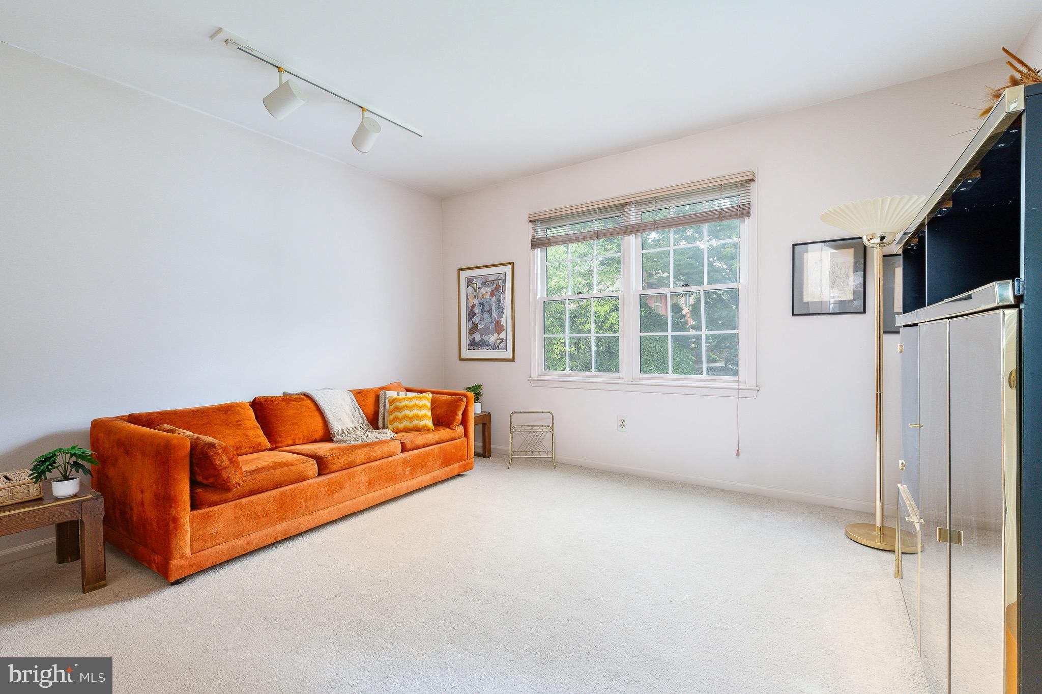 WHITEMARSH HUNT - Residential