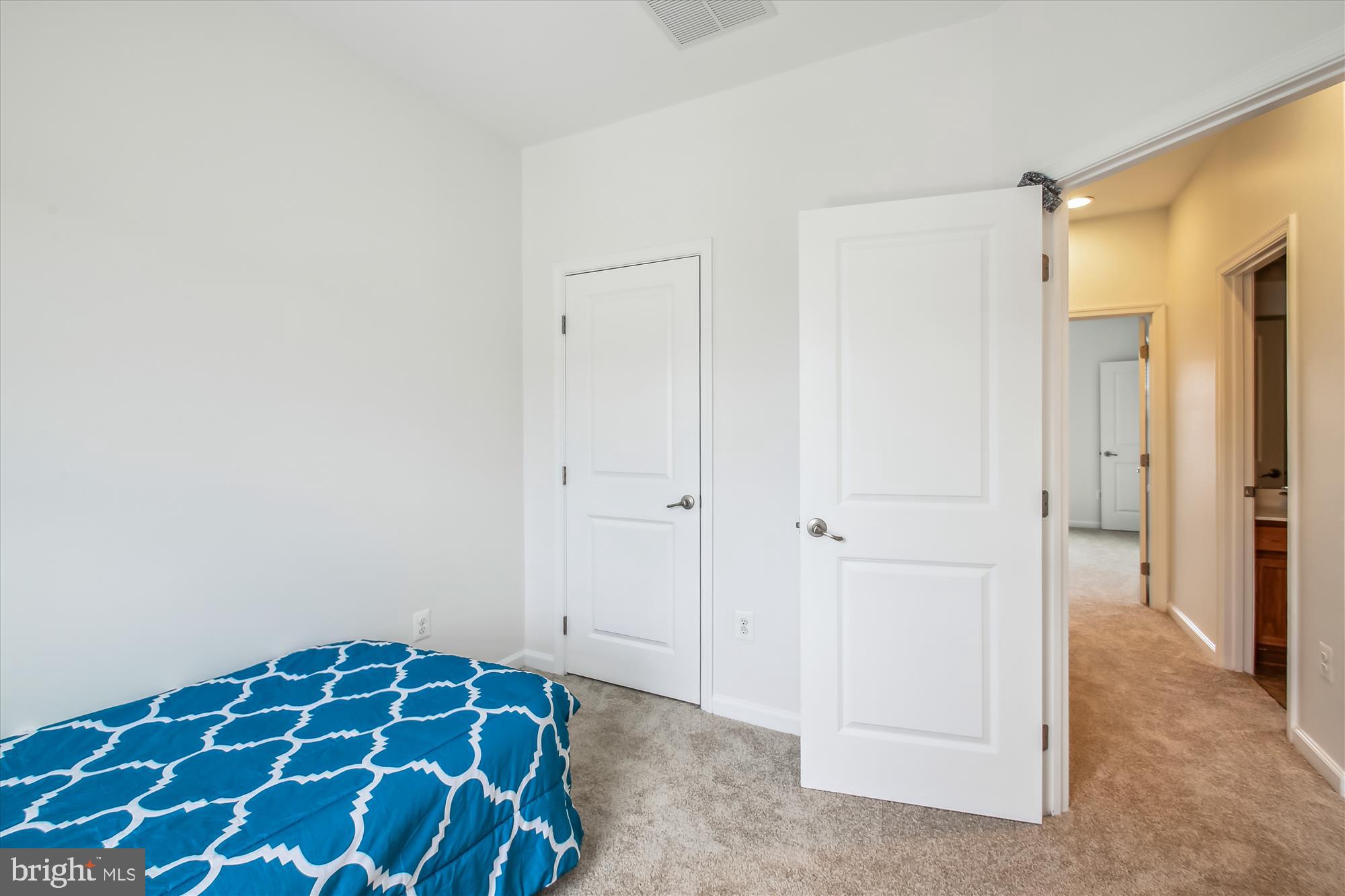 CREEKSIDE VILLAGE AT TANYARD SPRINGS - Residential