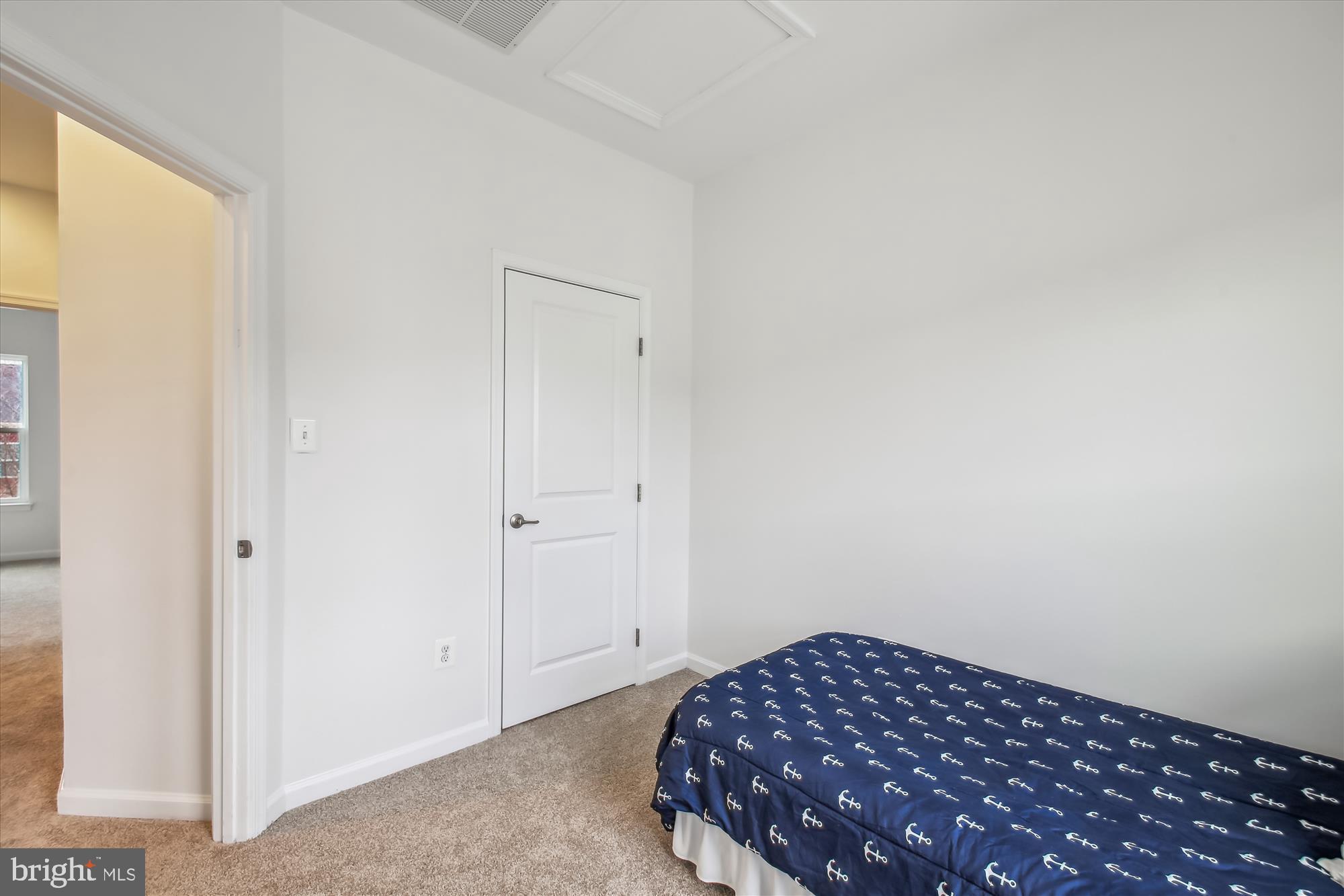 CREEKSIDE VILLAGE AT TANYARD SPRINGS - Residential