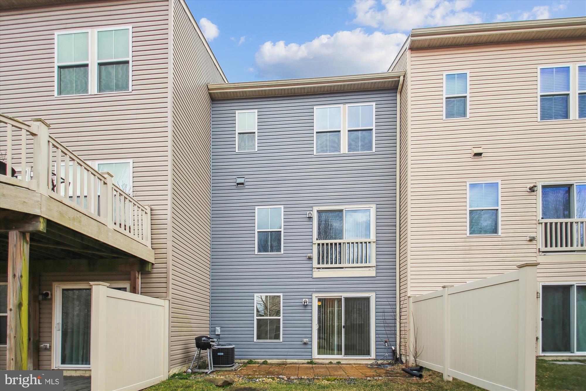 CREEKSIDE VILLAGE AT TANYARD SPRINGS - Residential