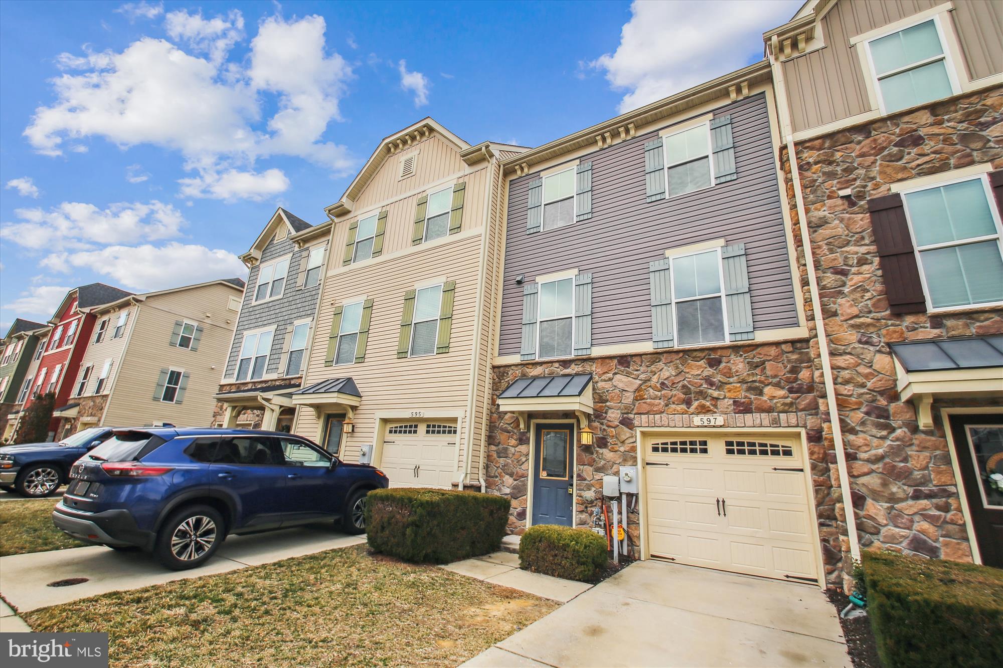 CREEKSIDE VILLAGE AT TANYARD SPRINGS - Residential
