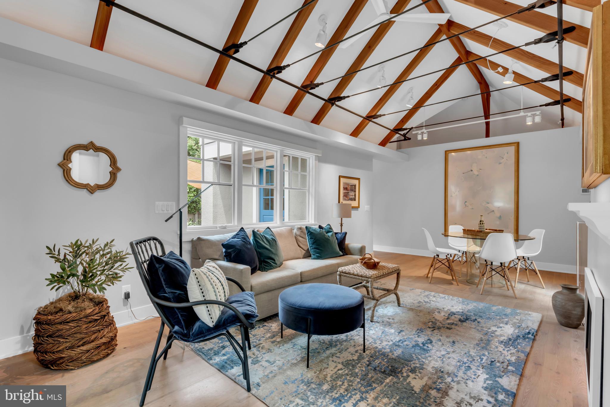 MURRAY HILL - Residential